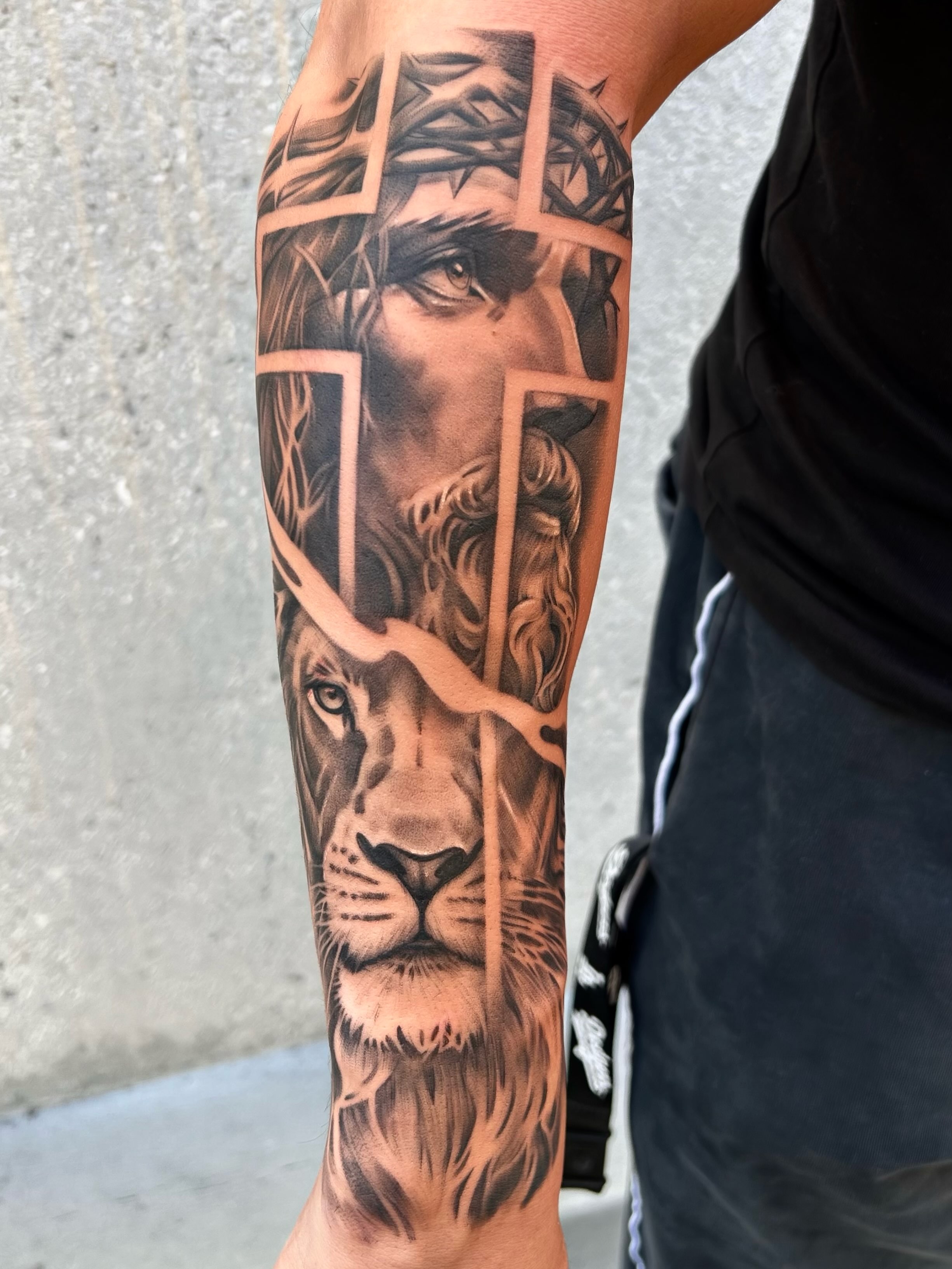 Tattoo by @anthonydavis83 โ black_and_grey, realism