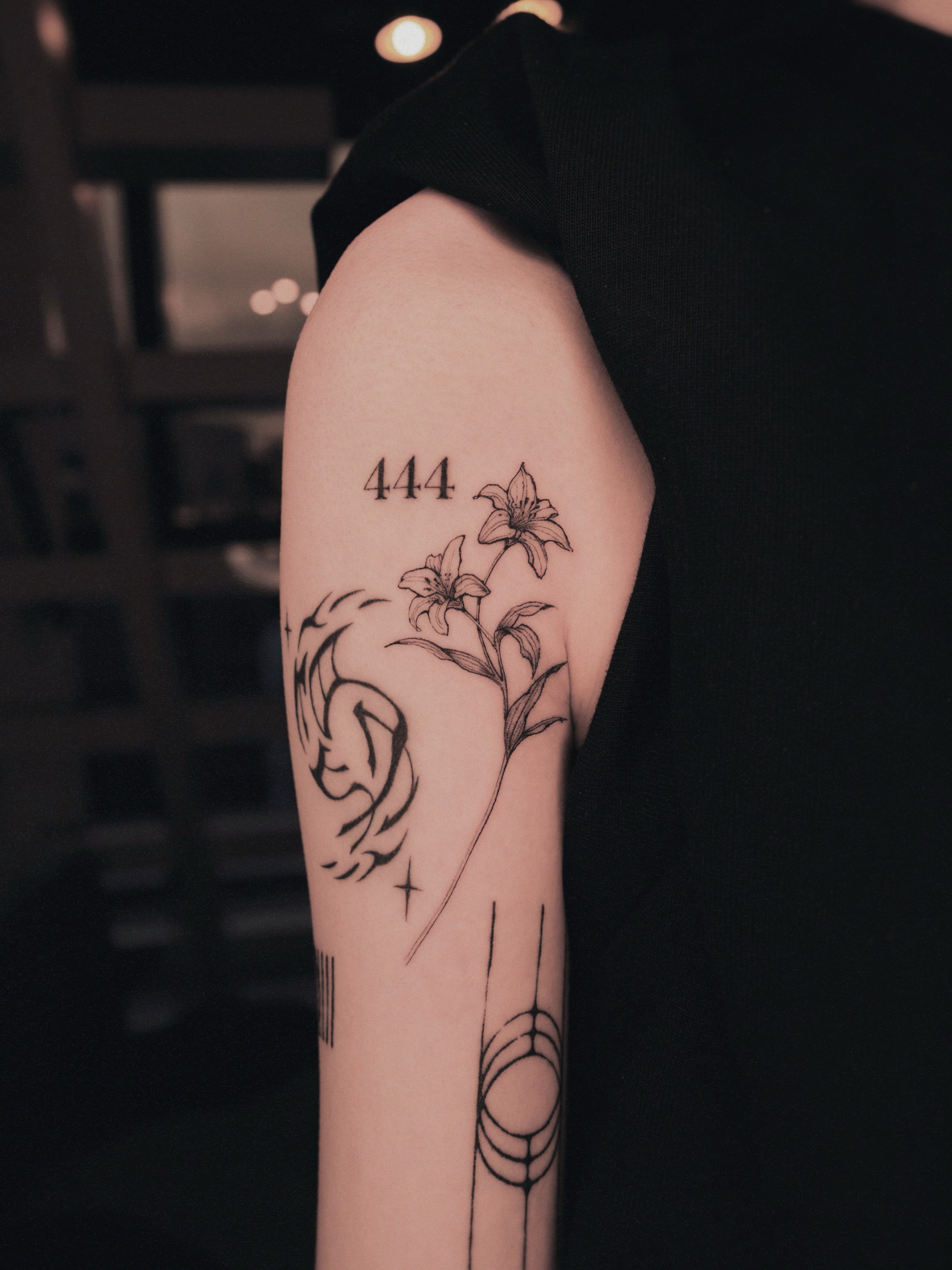 Tattoo by @19_tattooer — fine_line, geometric