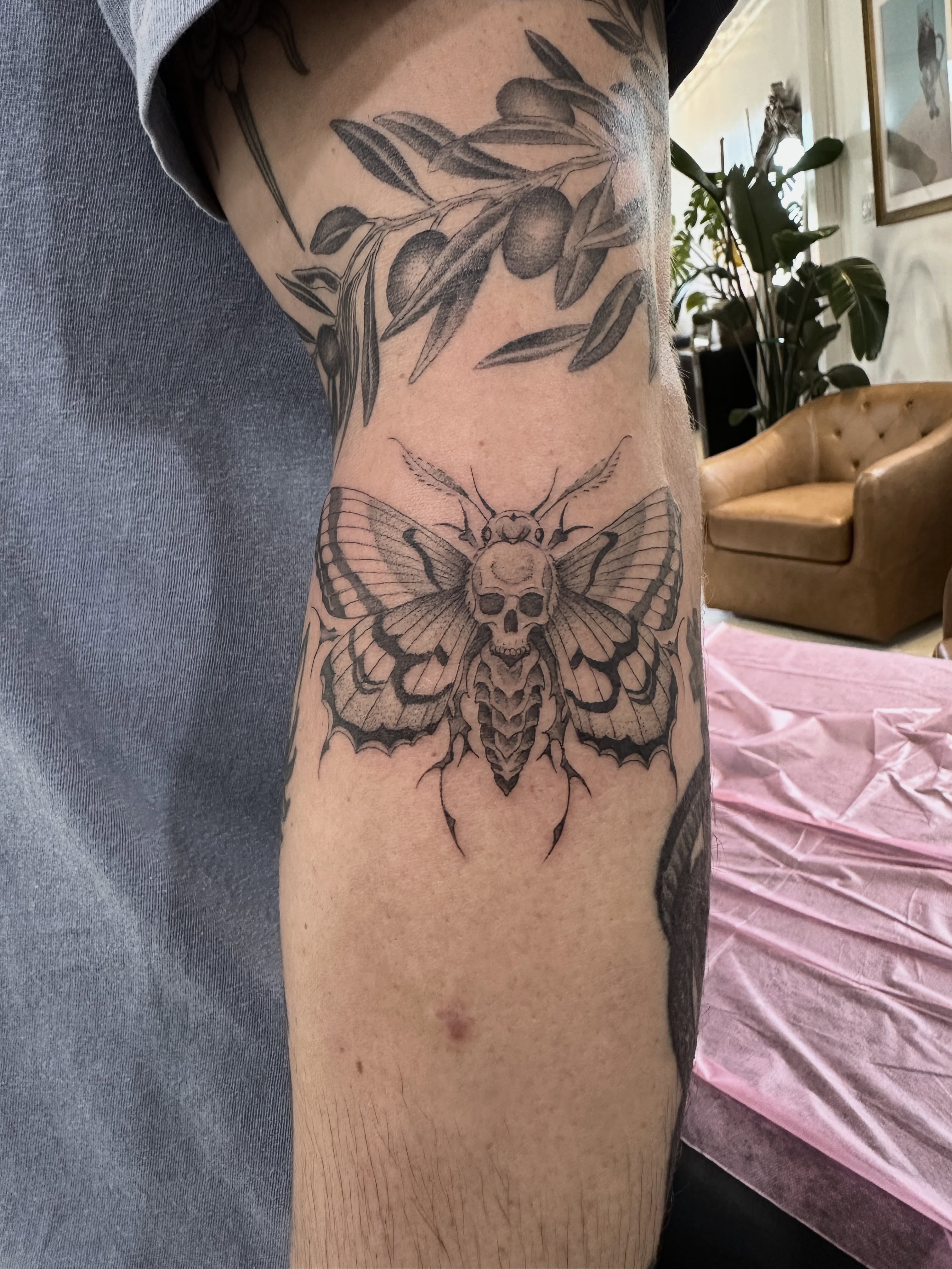 Tattoo by @seanharringtontattoo β black_and_grey