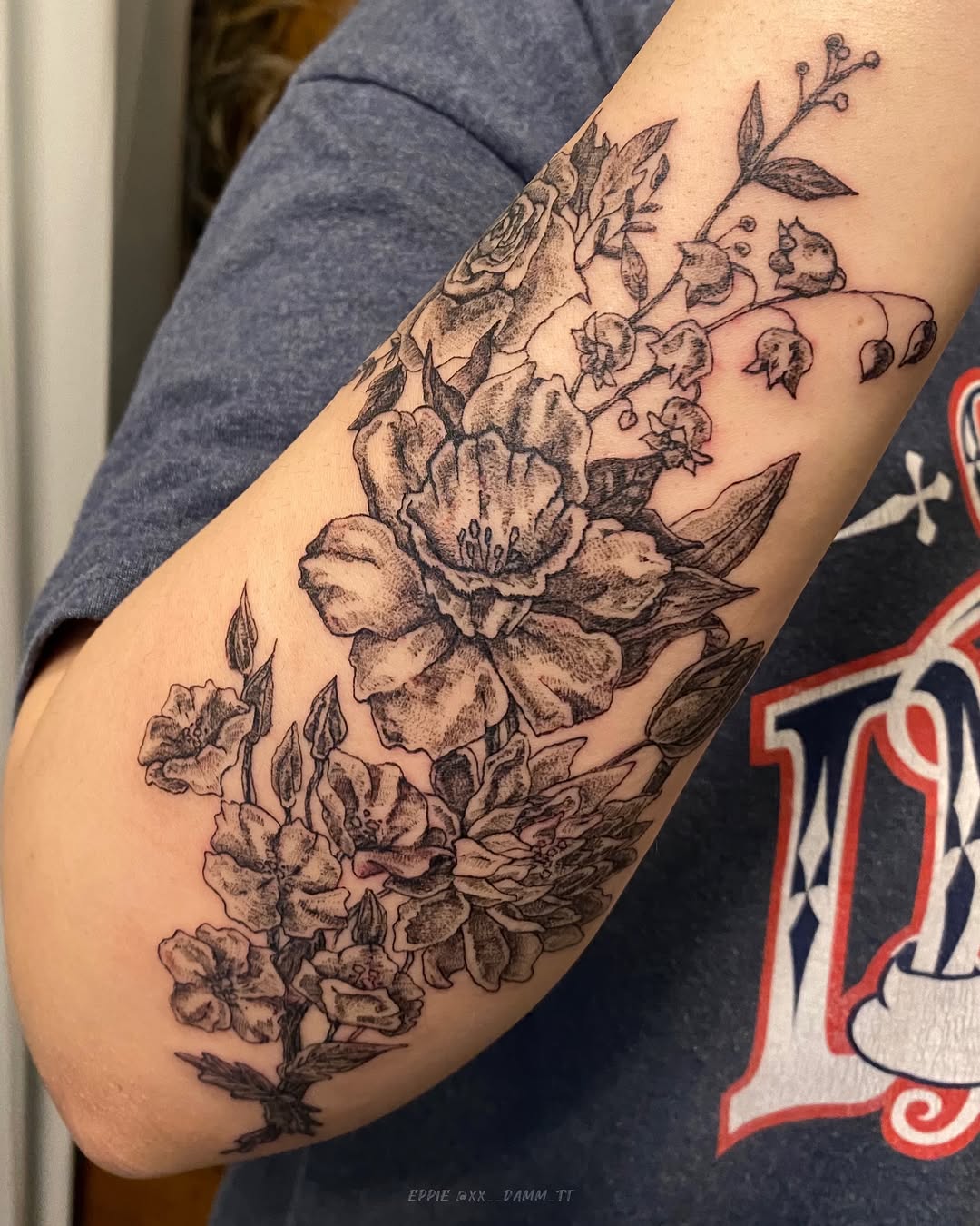 Tattoo by @xx__damm_tt โ black_and_grey