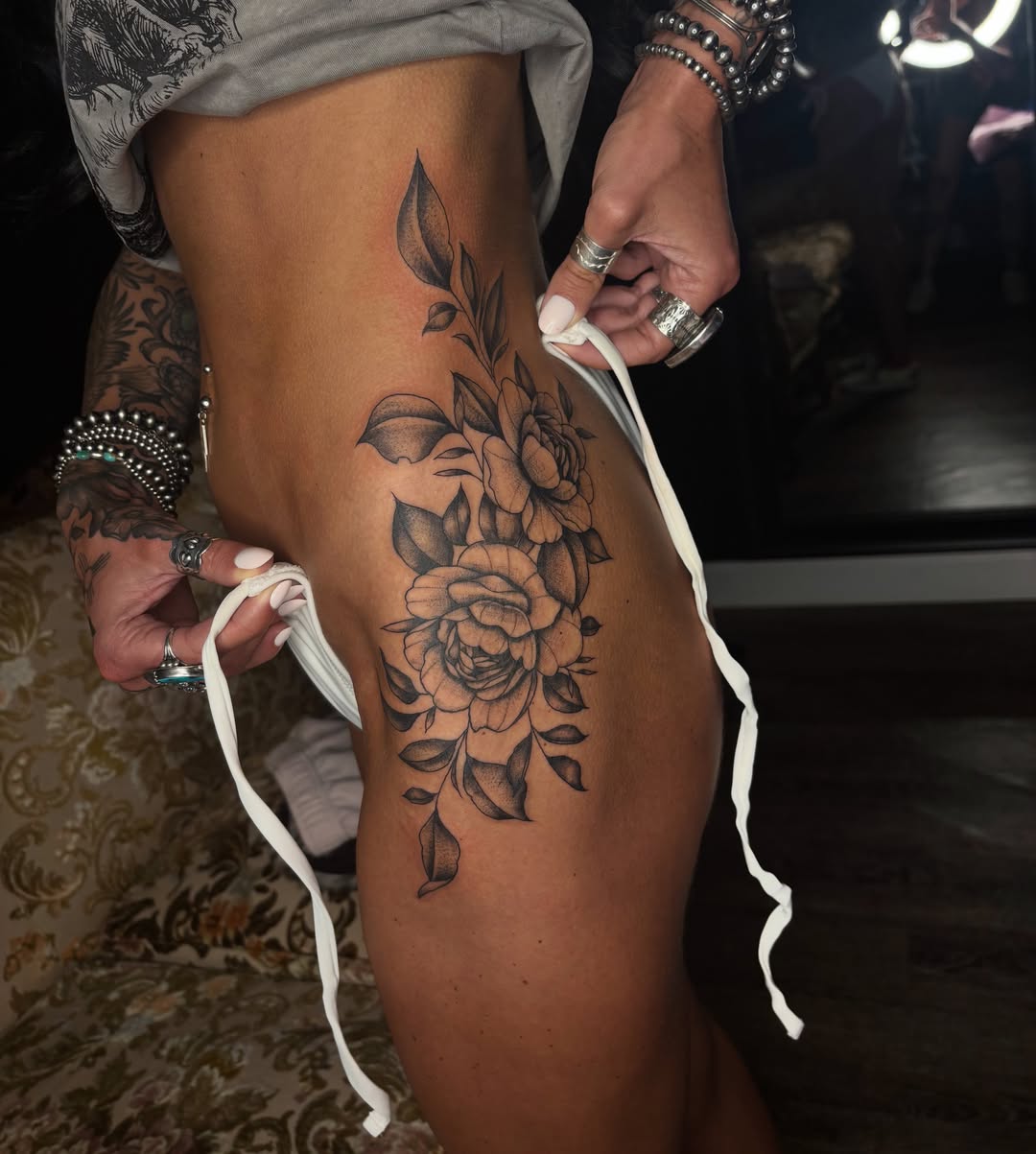 Floral bouquet black and grey tattoo on the thigh by 🔥Zoë Zahasky Tattoos🔥