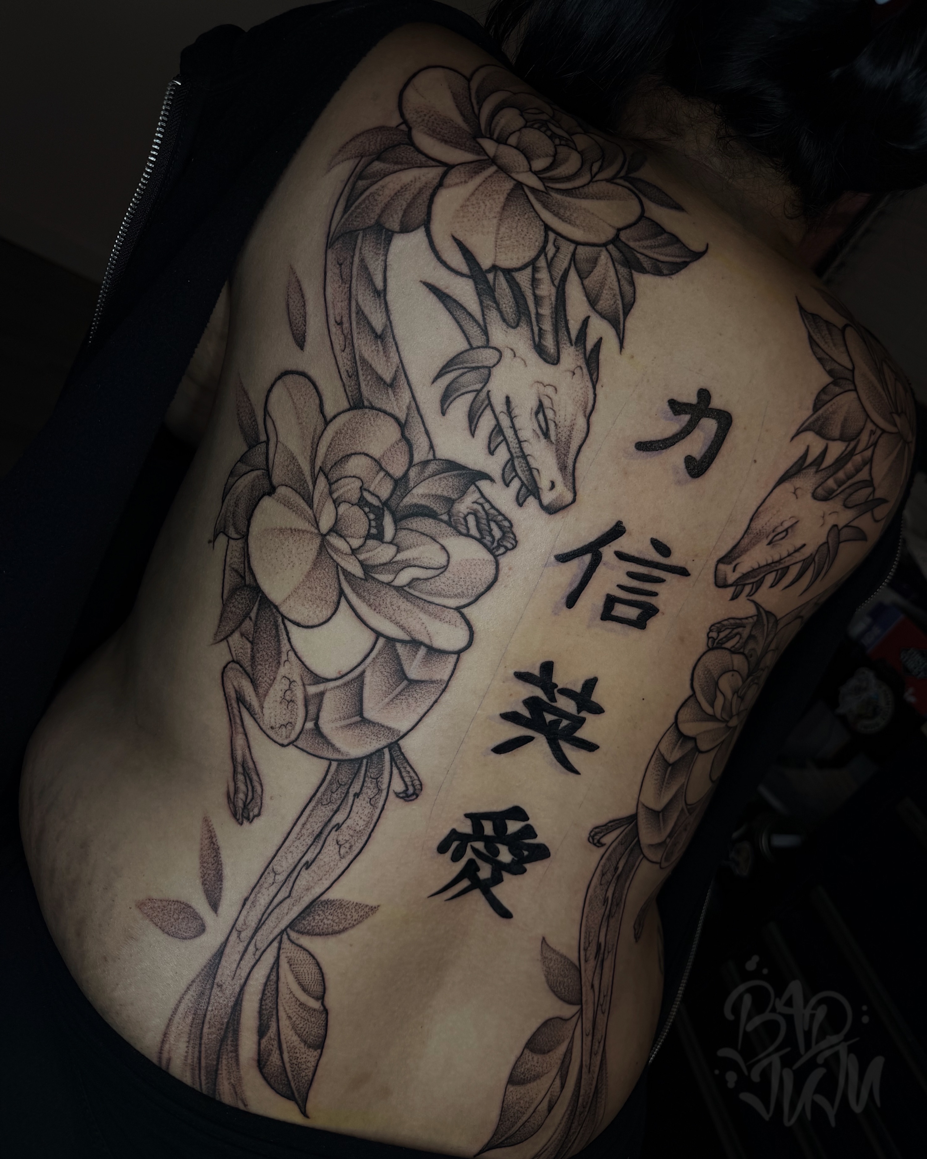 Floral and foxes dotwork tattoo on the back by 💞Juju💕