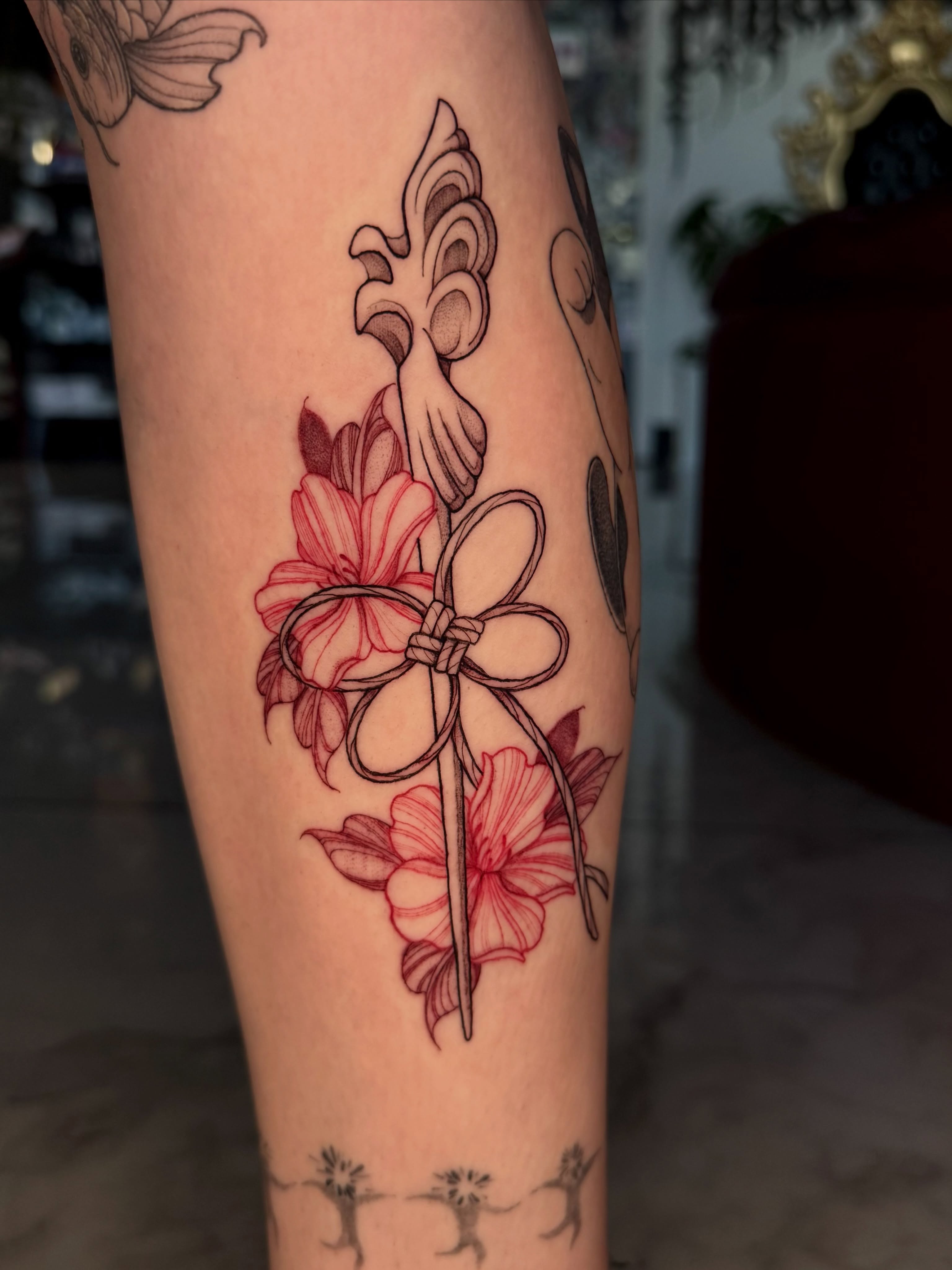 Tattoo by @gill_tattoos — black_and_grey