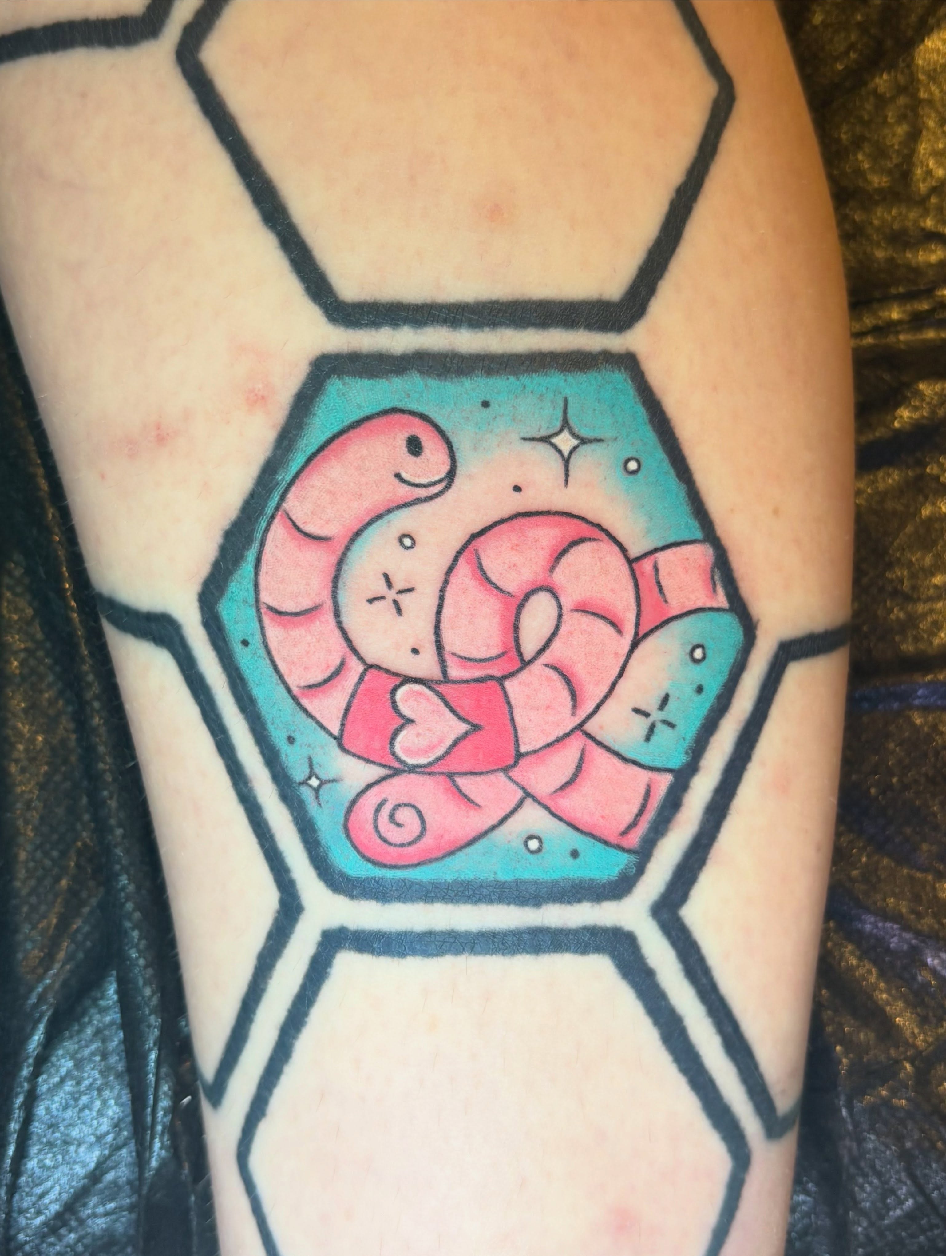 Tattoo by @destinyrosetattoos โ geometric