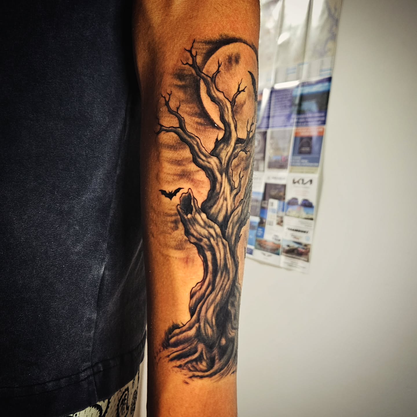 Tree realism tattoo on the forearm by Isaac Morales