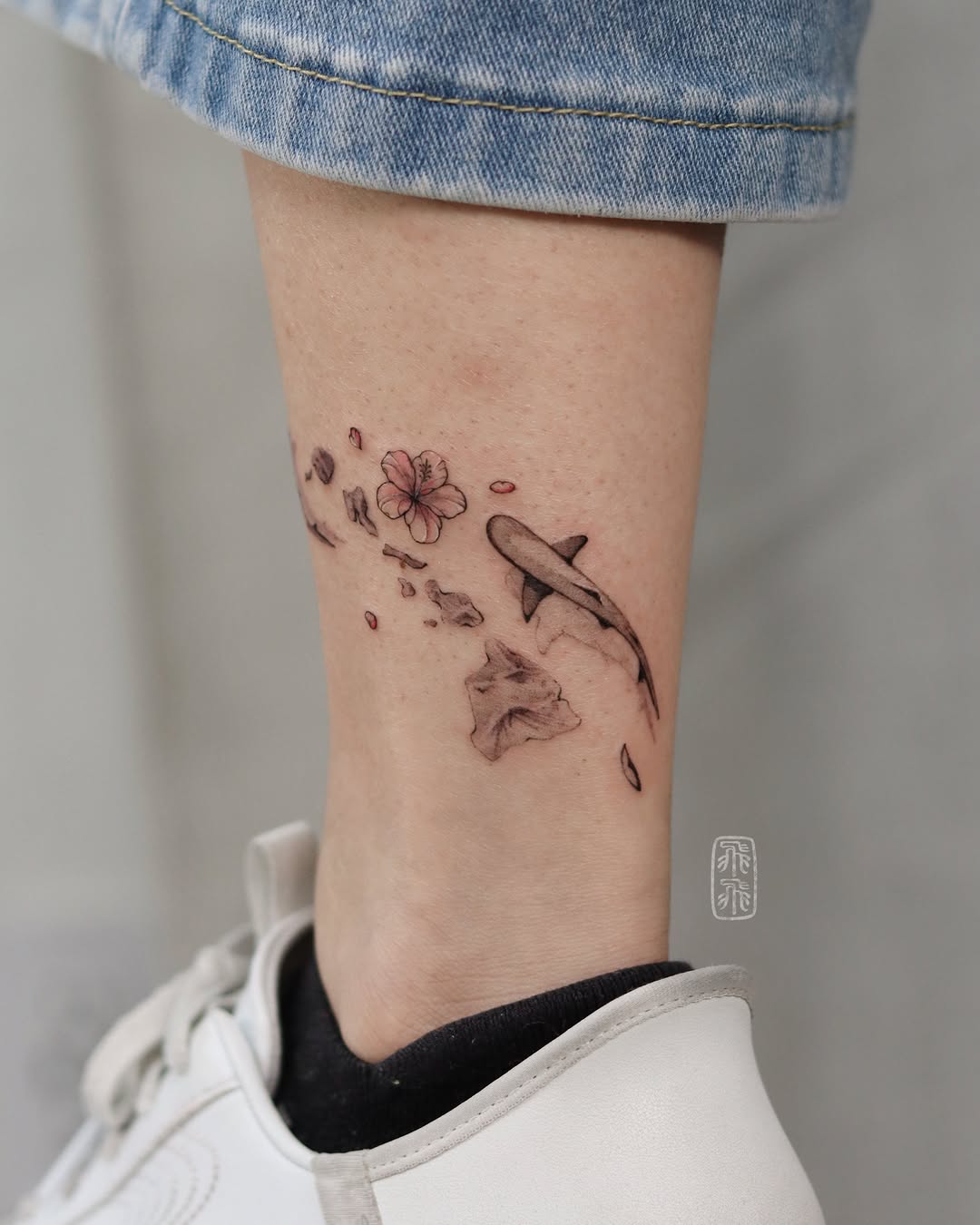 Tattoo by @phoebe_doartink — watercolor, realism