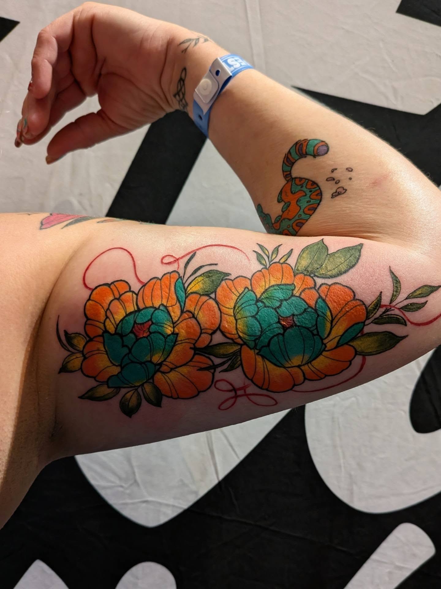 Tattoo by @fortwaynetattoofestival — american_traditional, new_school