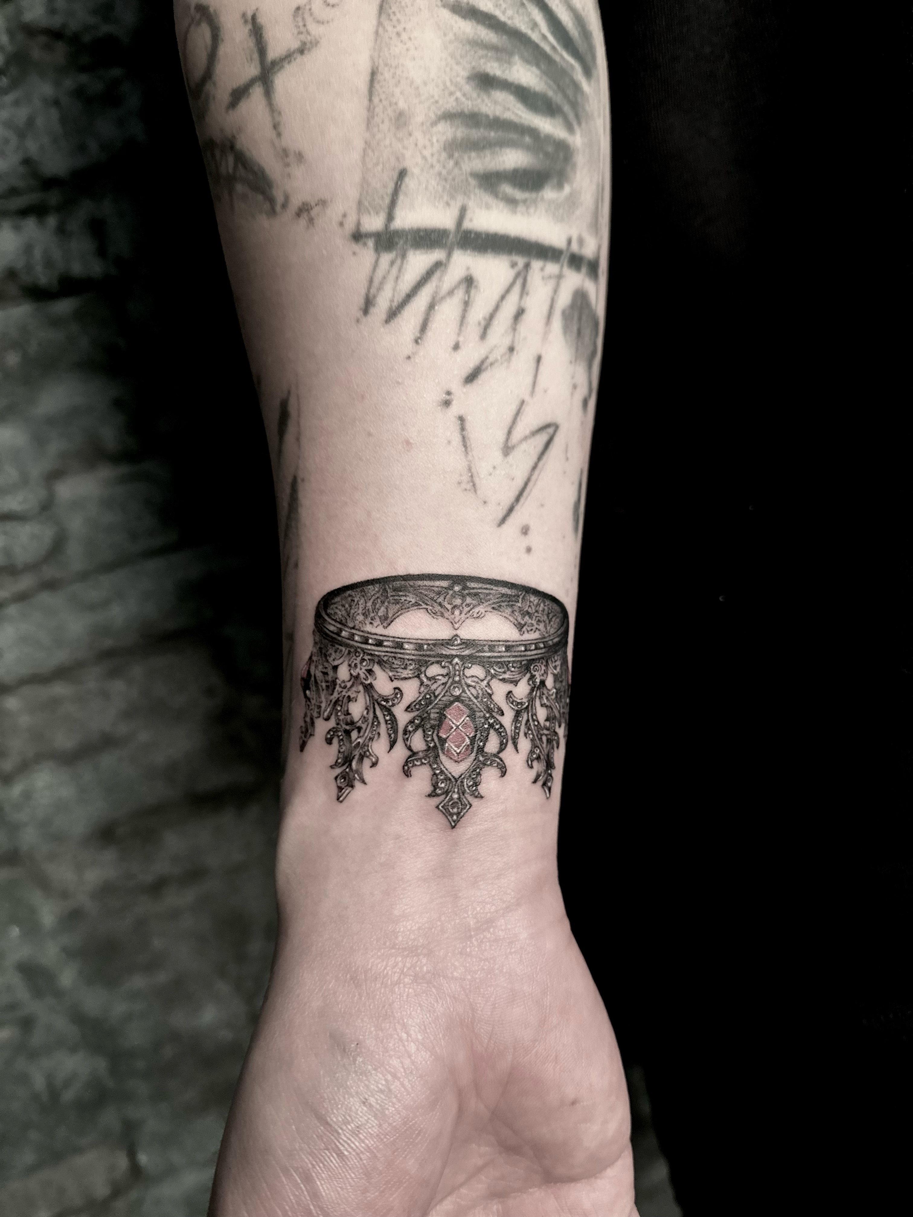 Tattoo by @nu9na_tattoo — black_and_grey