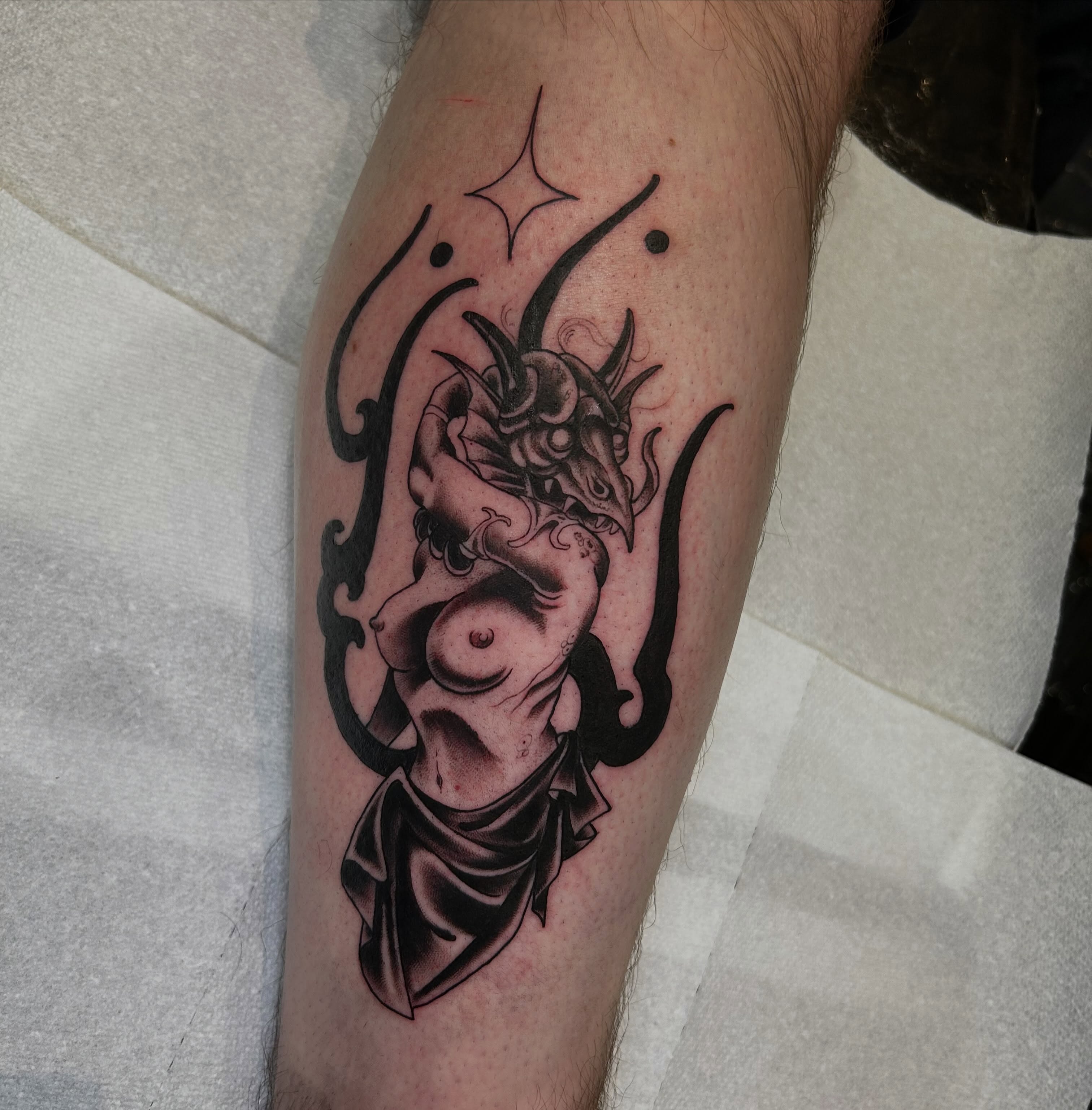 Tattoo by @obiecruztattoo โ black_and_grey, dark_realism