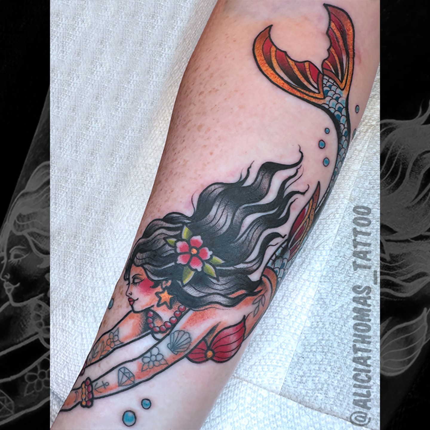 Mermaid American traditional tattoo on the forearm by 𝖆𝖑𝖎𝖈𝖎𝖆 𝖙𝖍𝖔𝖒𝖆𝖘