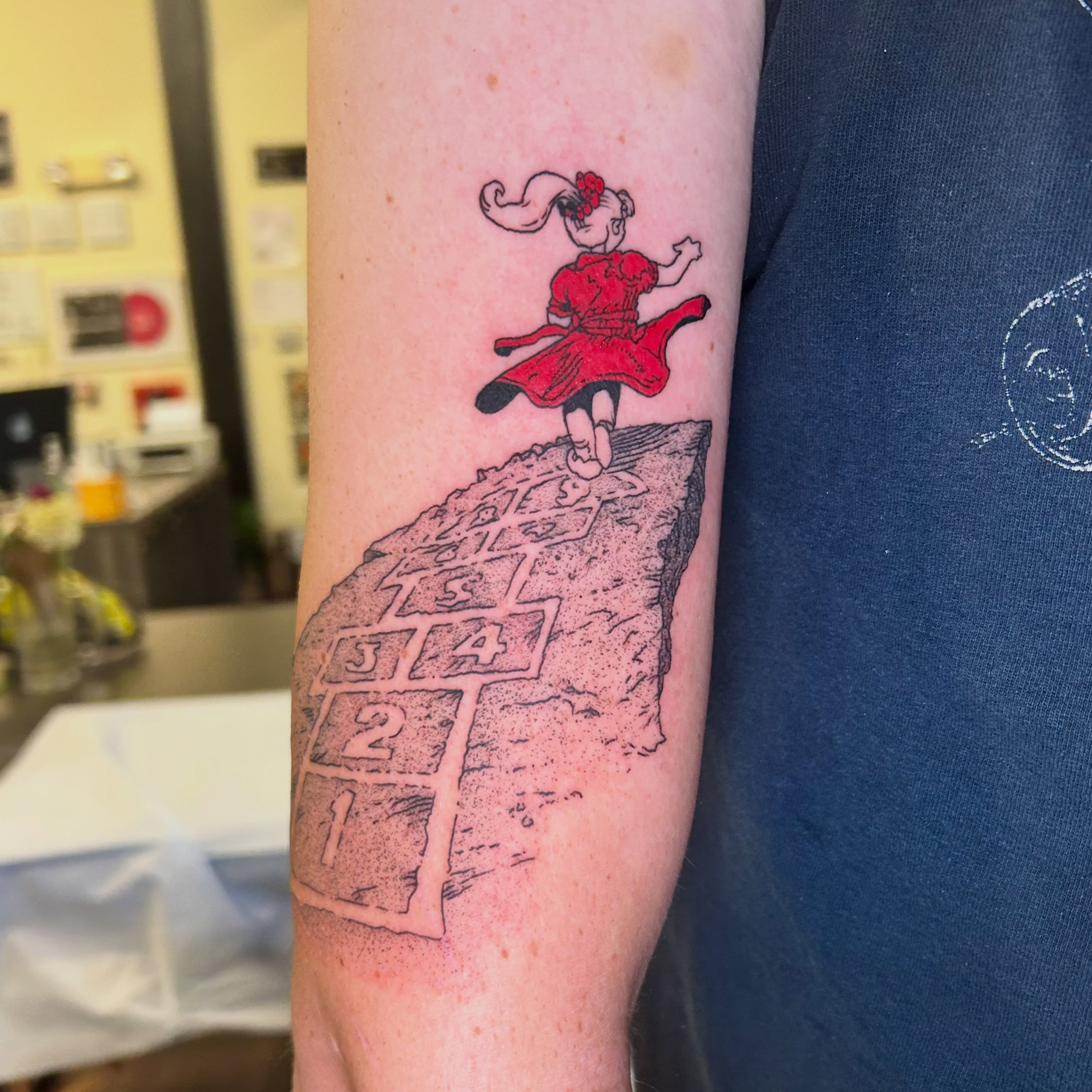 Tattoo by @lisa_inkk — illustrative