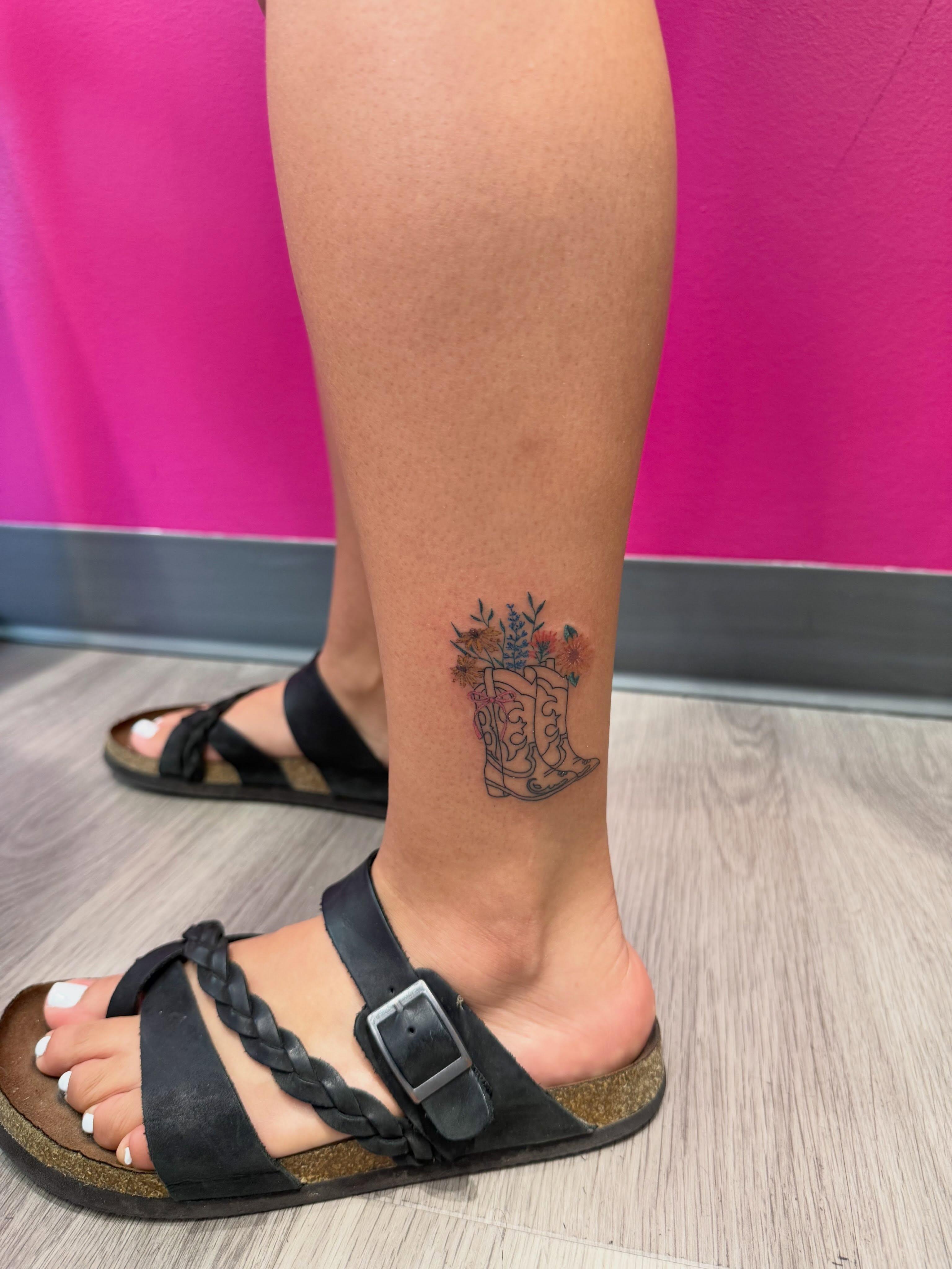 Tattoo by @pinkhousetattoo β american_traditional