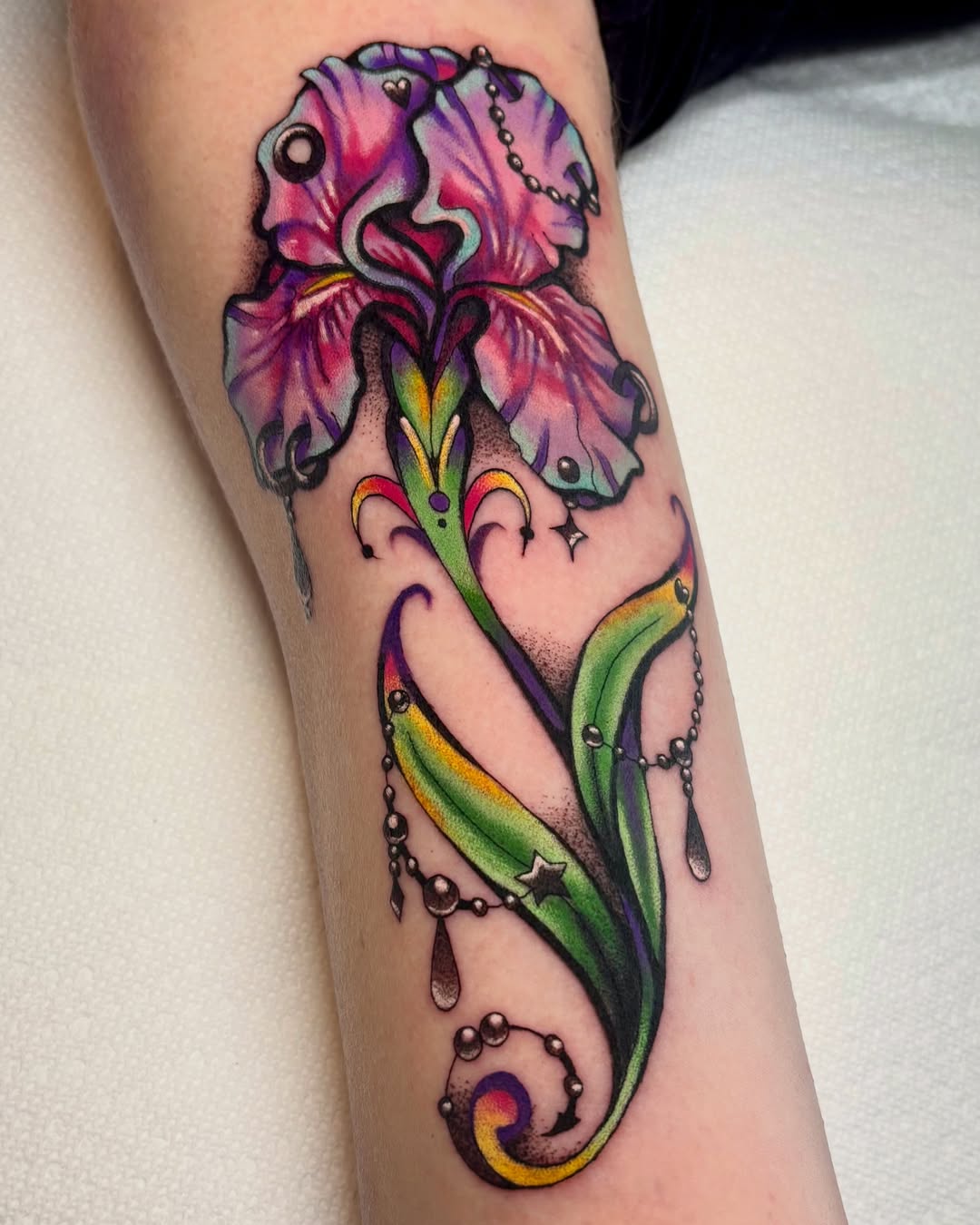 Tattoo by @alexfarsalla — american_traditional, dotwork