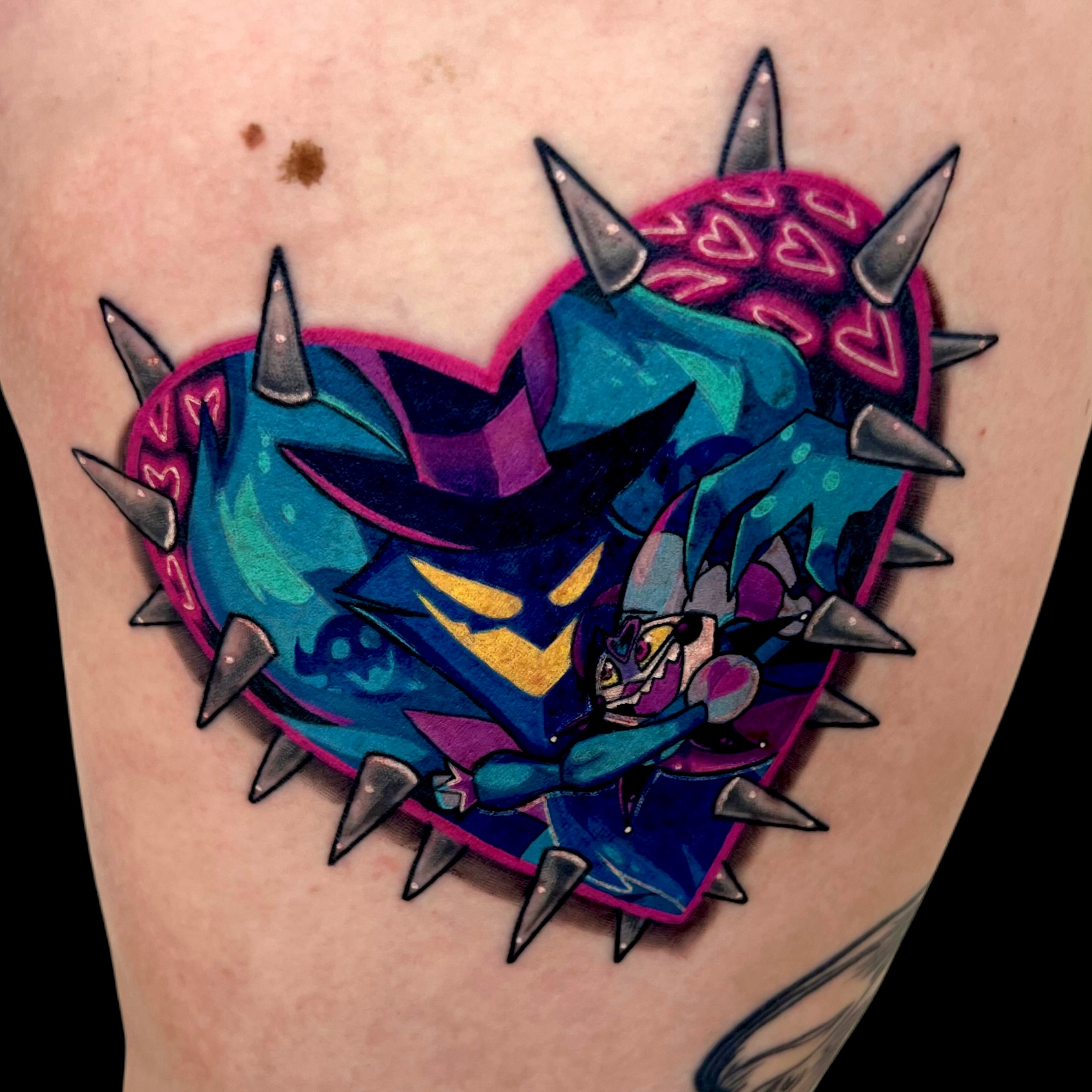 Heart with spikes anime tattoo on the thigh by 𝓡𝓪𝔂𝓬𝓱𝓲𝓵𝓵 [ᴛᴀᴛᴛᴏᴏ ᴀʀᴛɪꜱᴛ] 💚