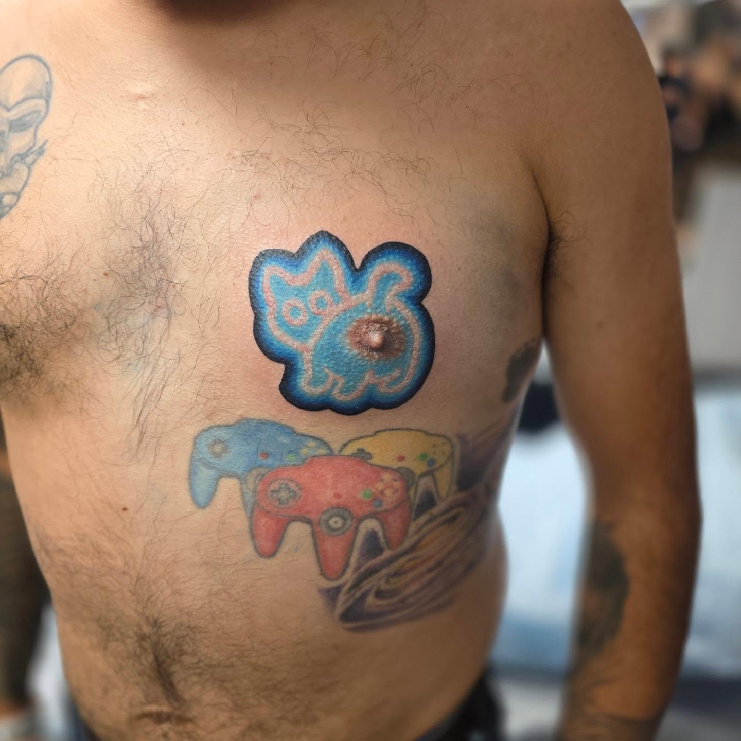 Tattoo by @inkbyrobyn — dotwork, new_school