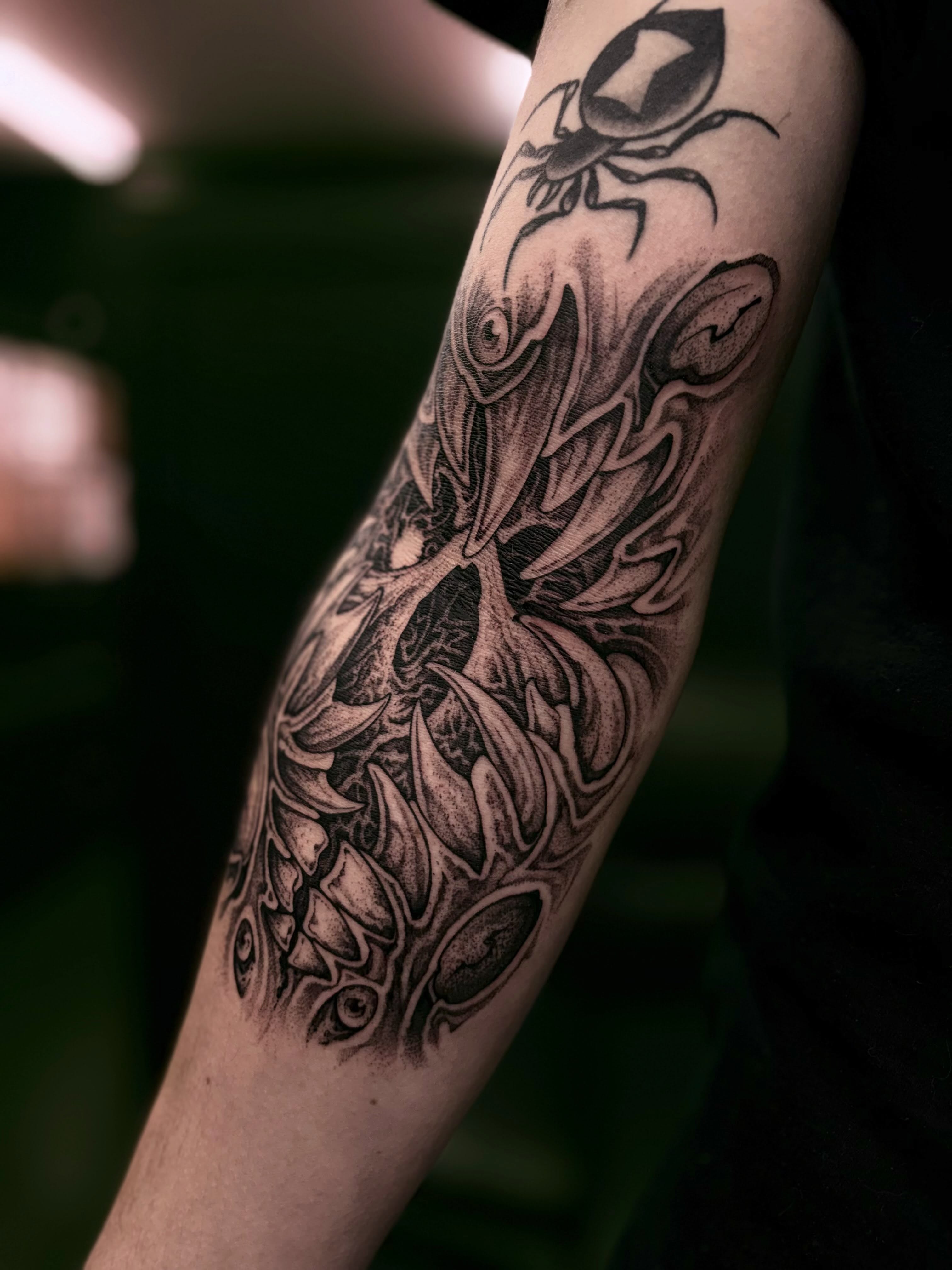 Tattoo by @8jinx9 — black_and_grey, geometric
