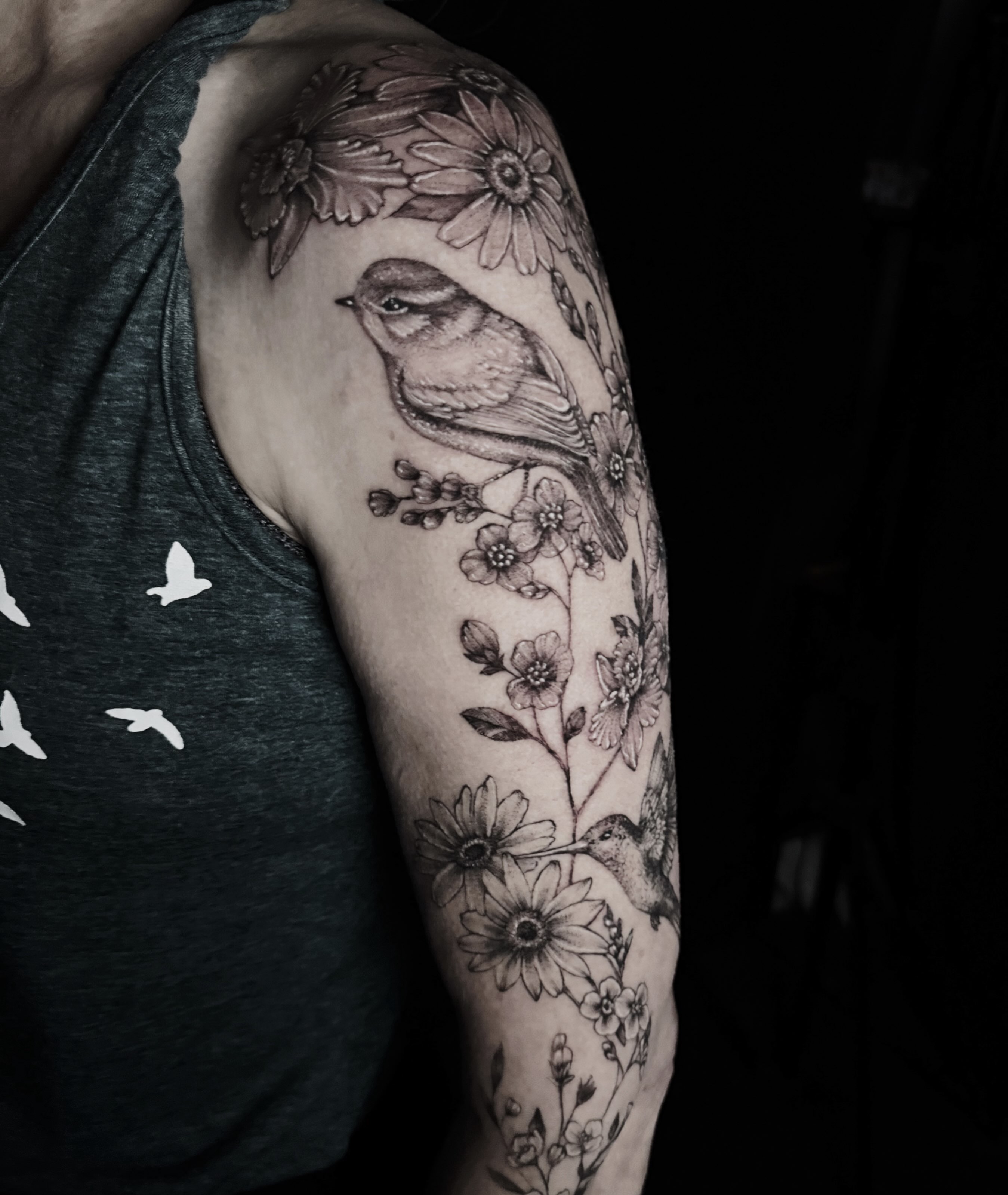 Tattoo by @shengguevaratattoos — black_and_grey