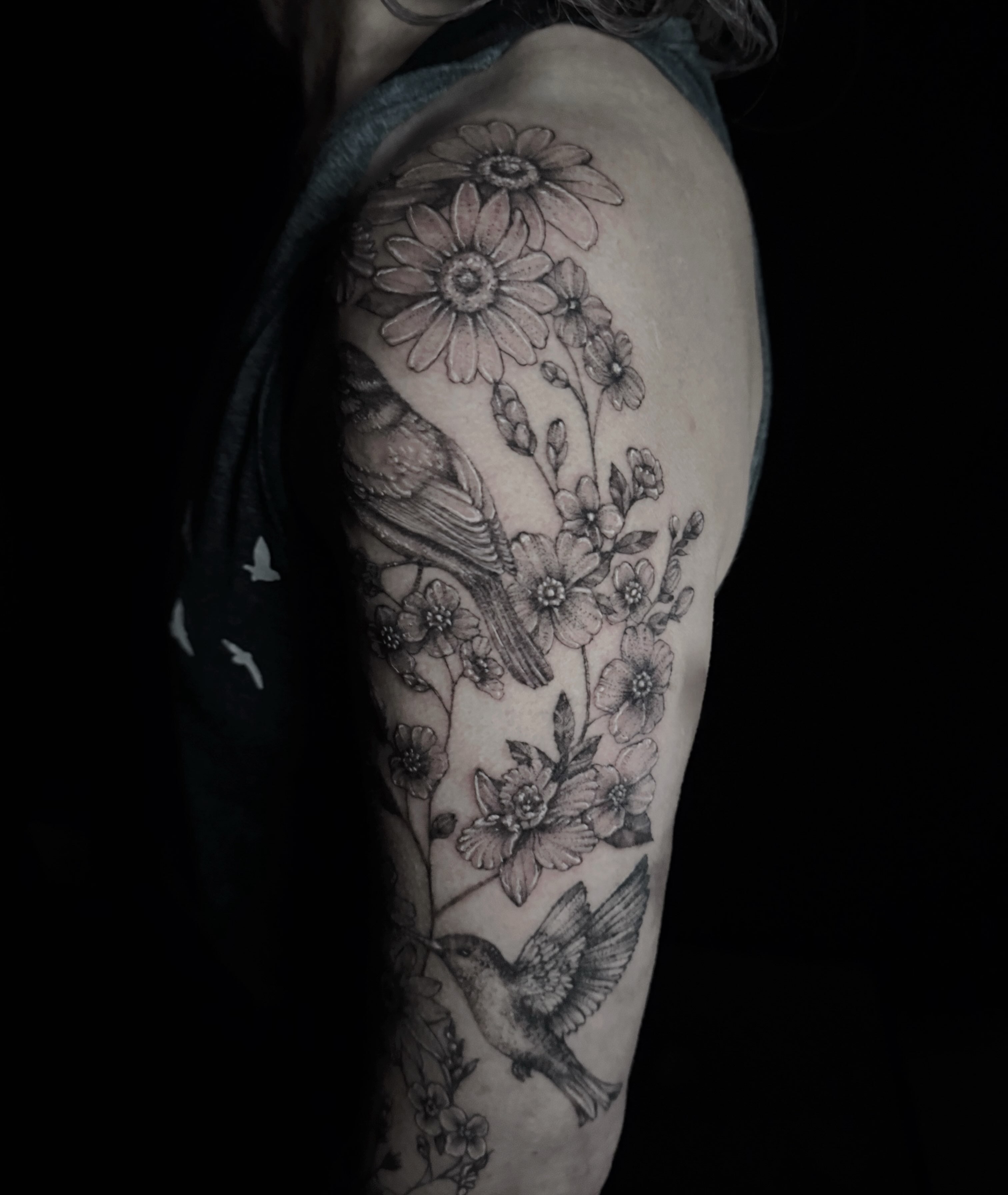Tattoo by @shengguevaratattoos — black_and_grey