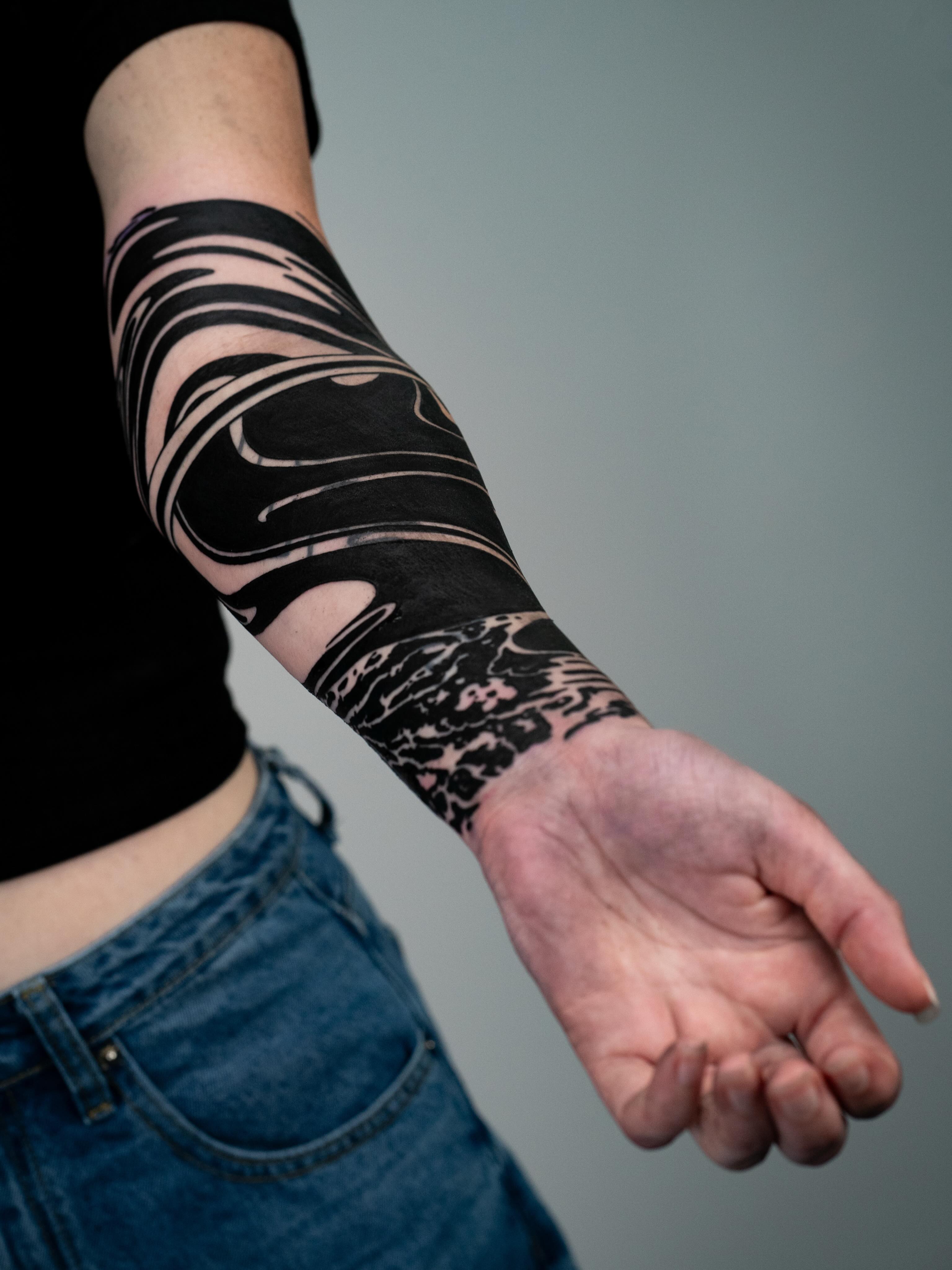 Tattoo by @josalinegreen — black_and_grey