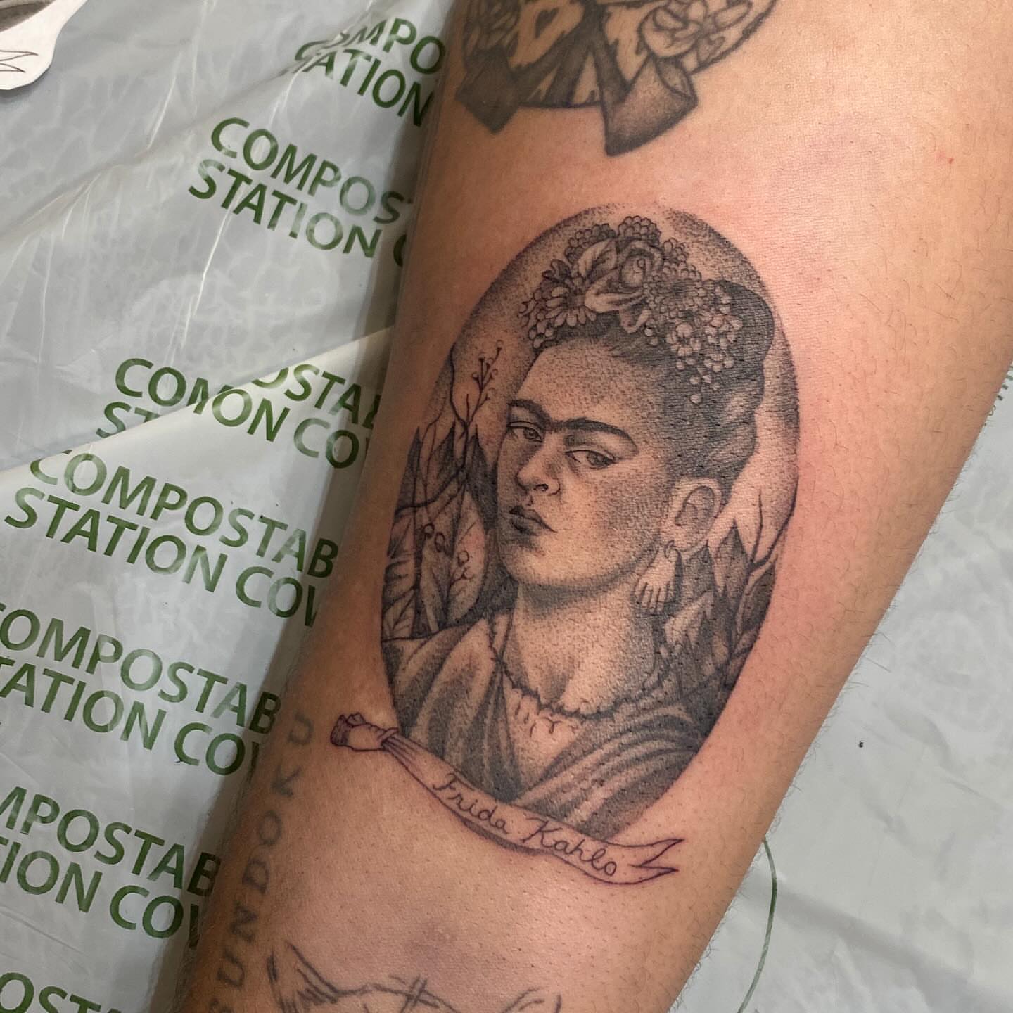 Frida Kahlo portrait dotwork tattoo on the forearm by π―π²ππΆπ±π¦π¦π€π’π― π₯ πͺπ¦π π₯π¦π€ππ« π±ππ±π±π¬π¬ ππ―π±π¦π°π± πββ¬
