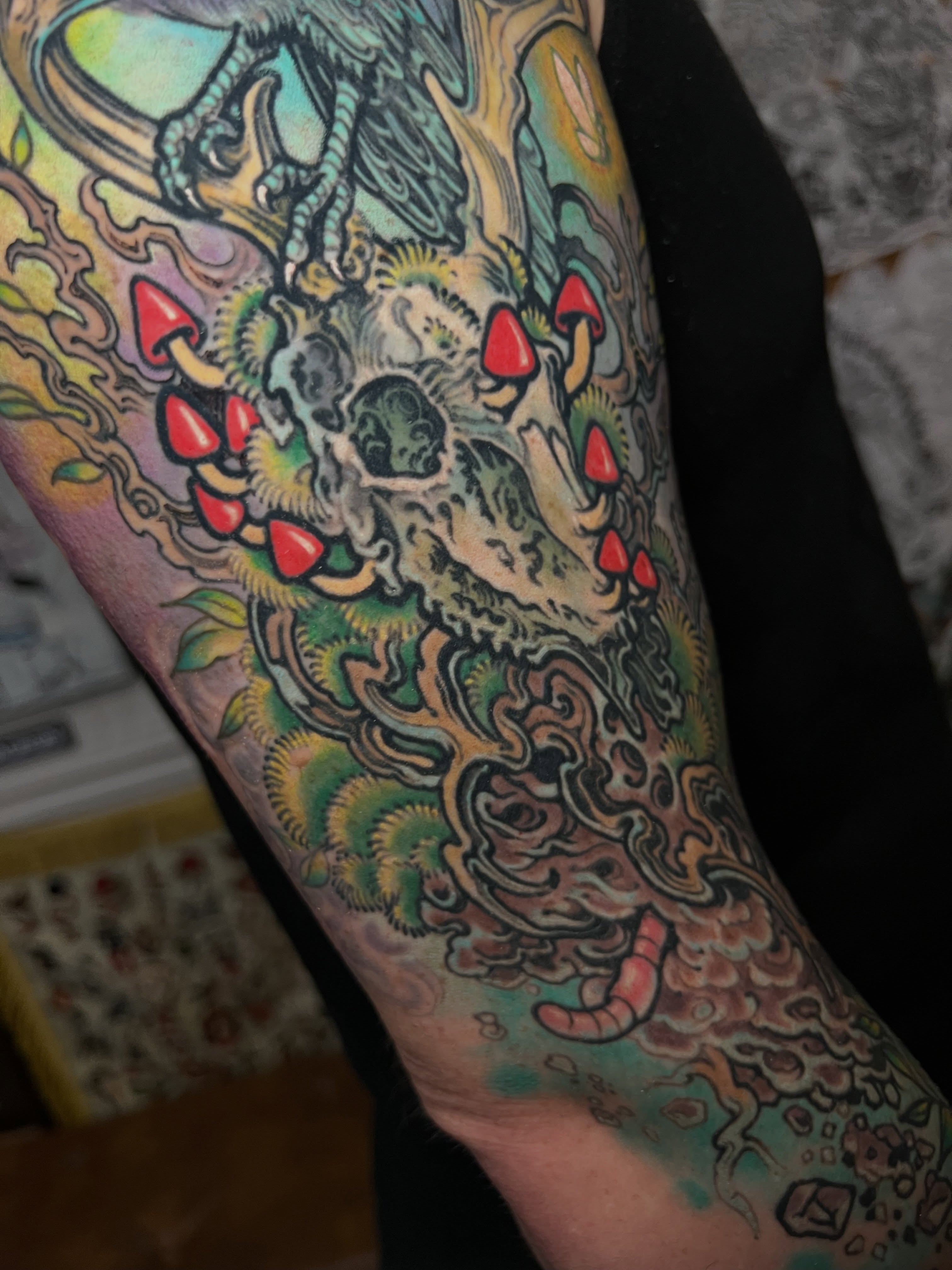 Mushroom skull tattoo on the forearm by Fredd Chino