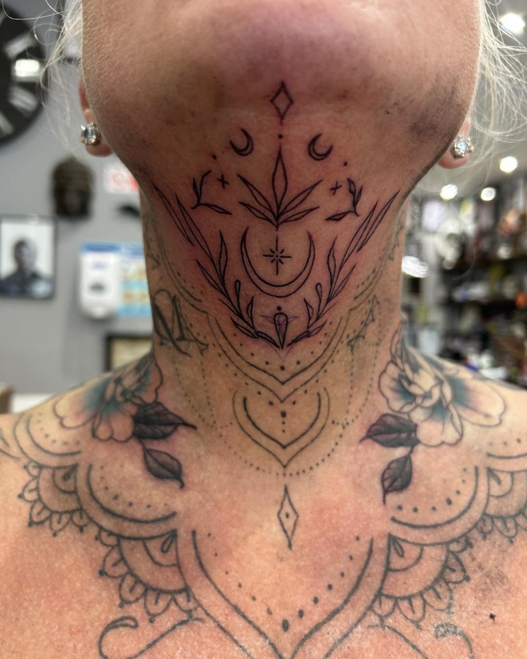 Tattoo by @darren_room5_spencer — dotwork, geometric
