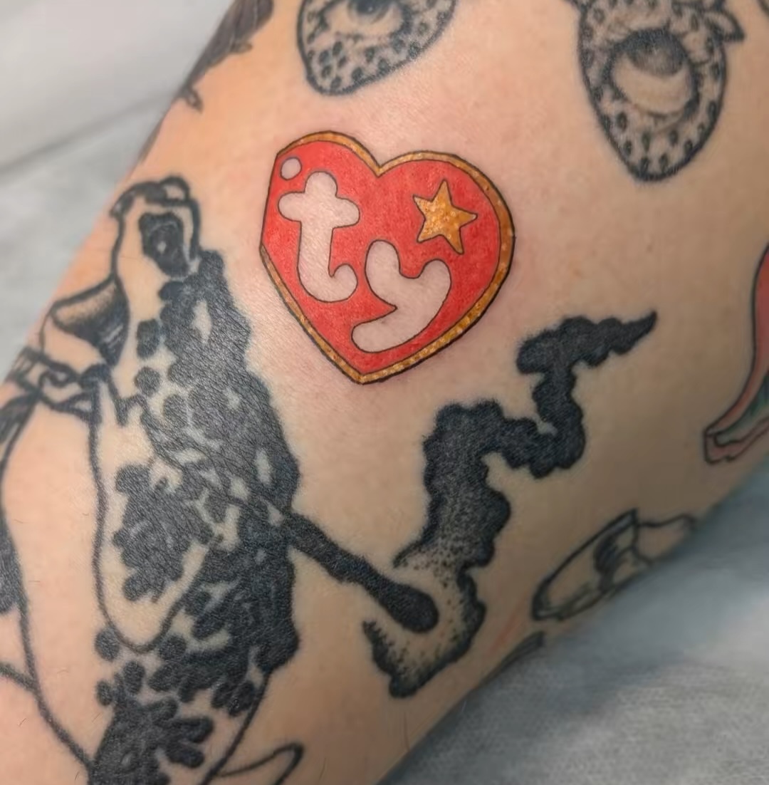 Tattoo by @inkbydonv β dotwork