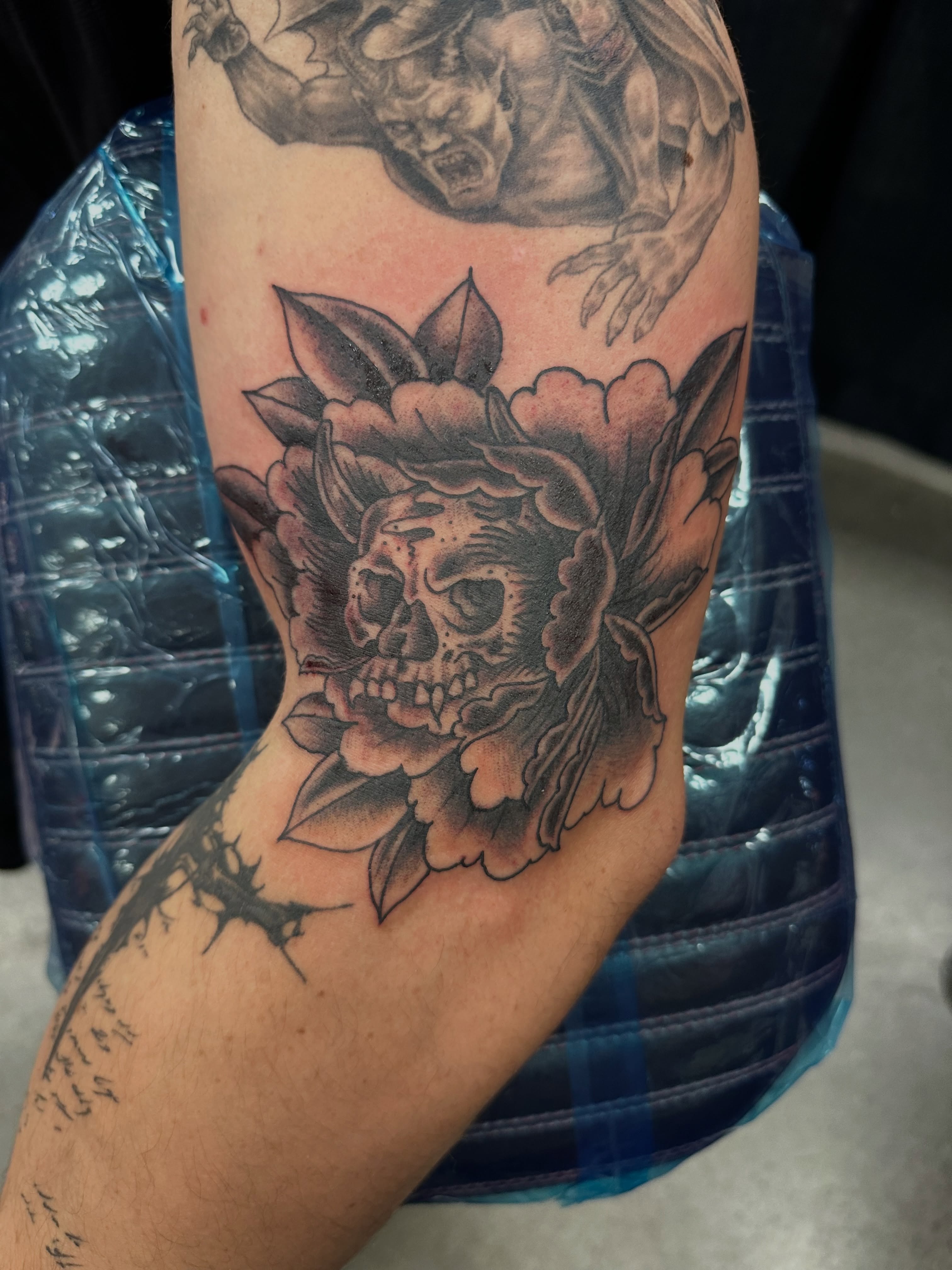 Tattoo by @asmth_ — black_and_grey