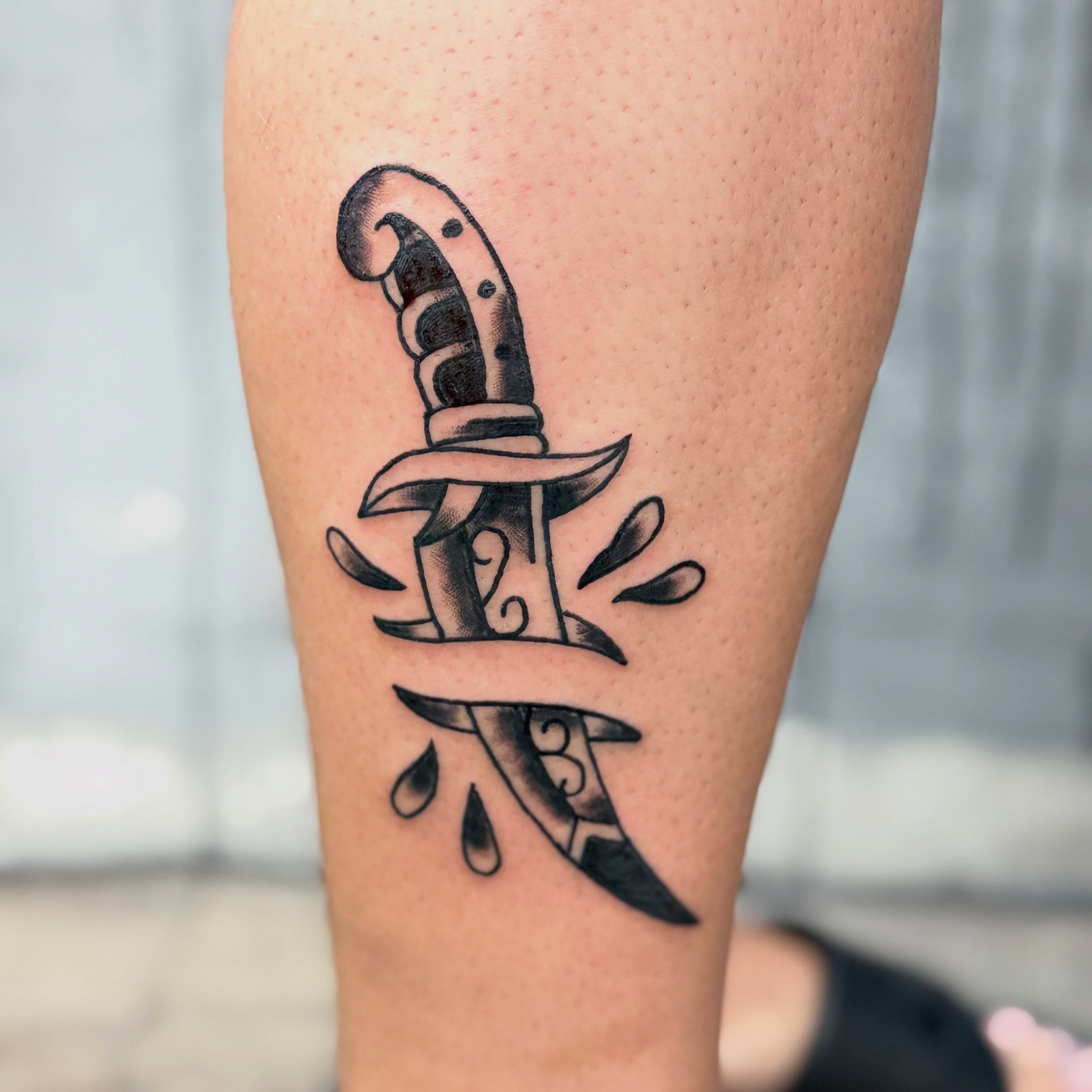 Knife American traditional tattoo on the forearm by Camilo