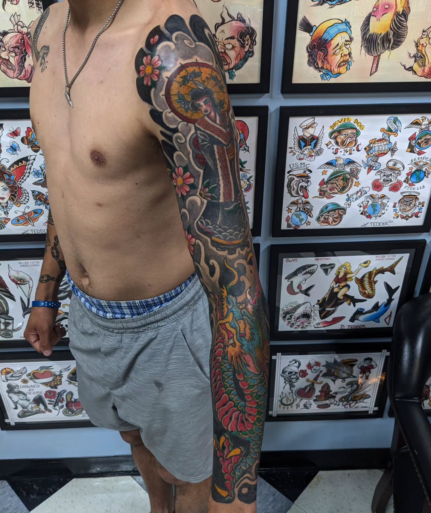 Tattoo by @leruetattoo — american_traditional, dotwork
