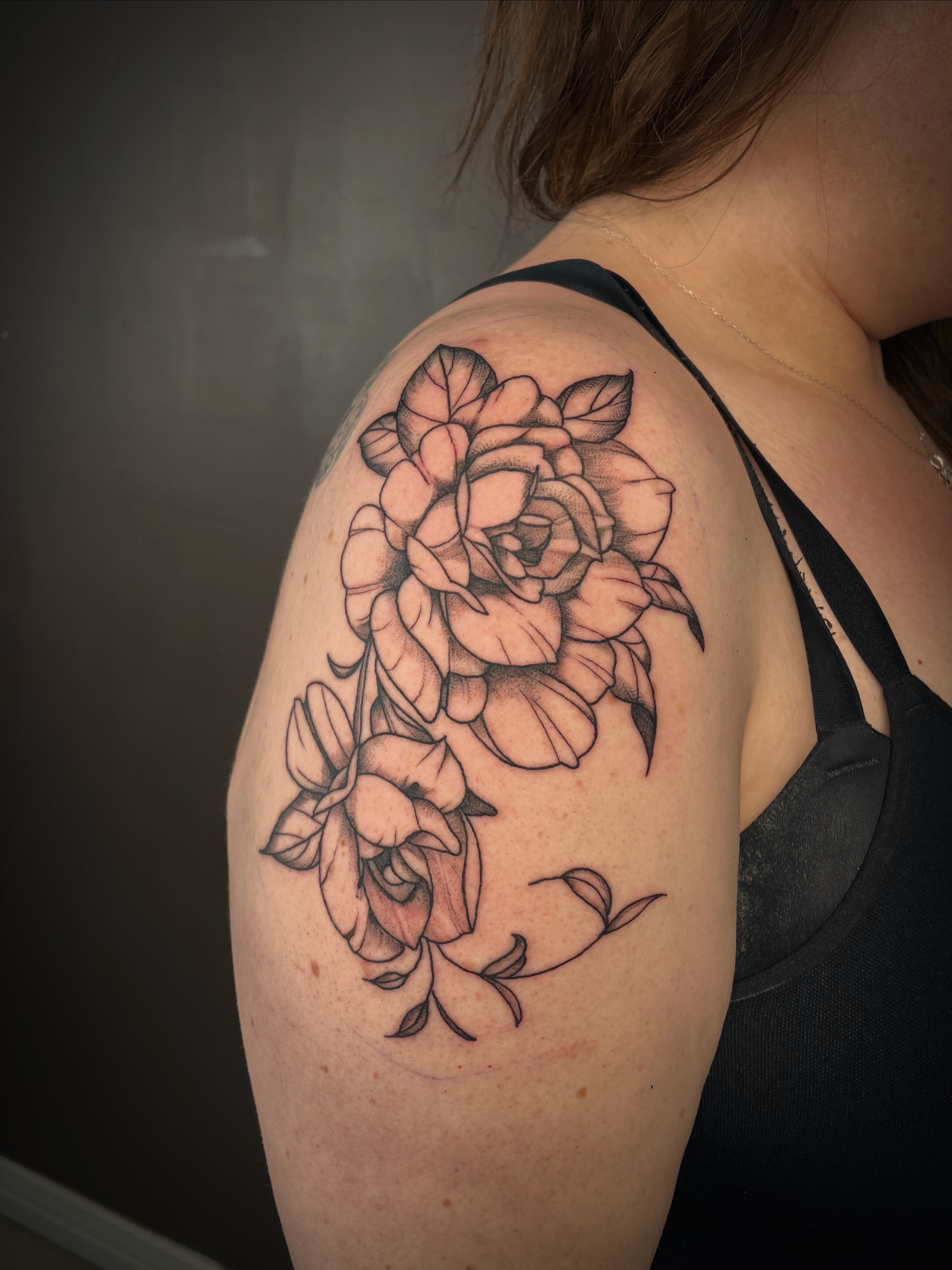 Roses black and grey tattoo on the shoulder by Kaylee 🗡️