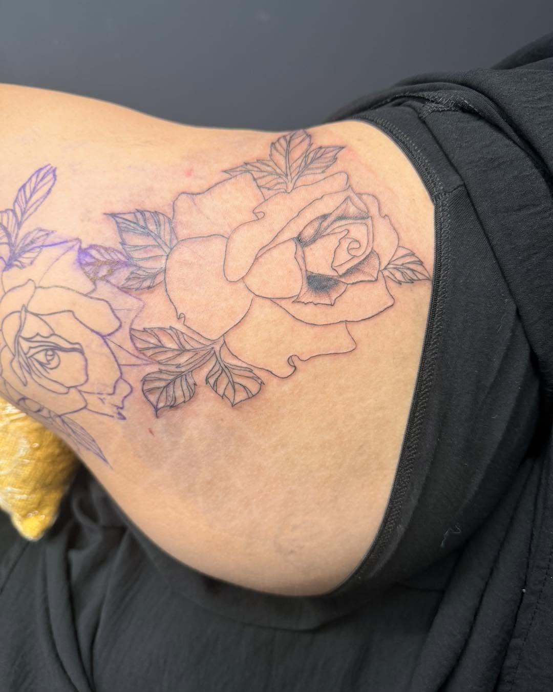 Roses black and grey tattoo on the thigh by Flamboyant