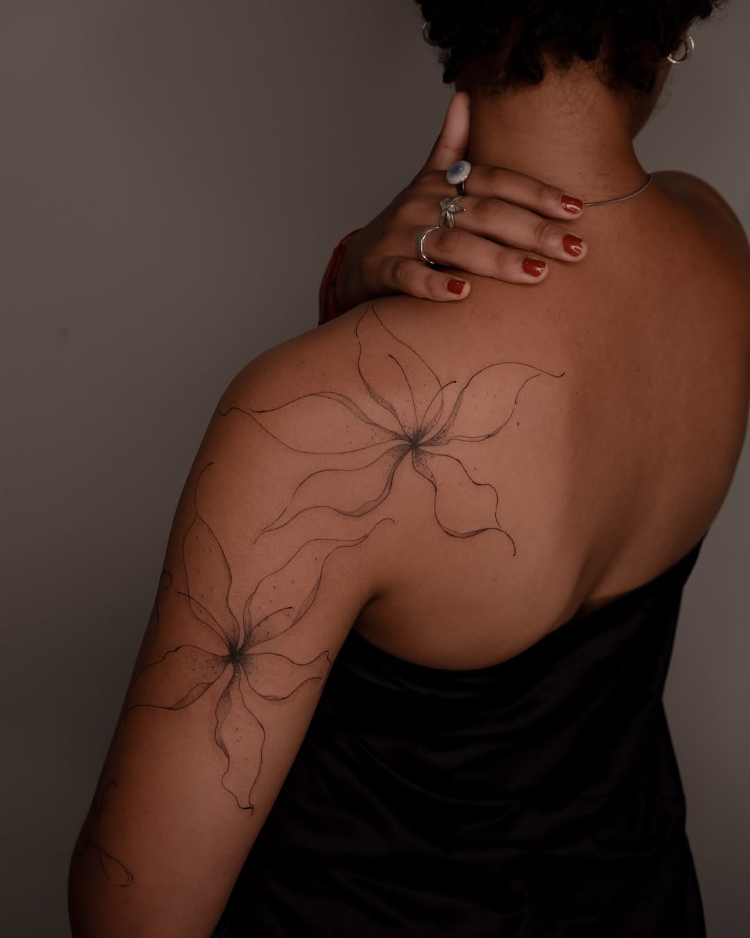 Tattoo by @ezzeink — black_and_grey