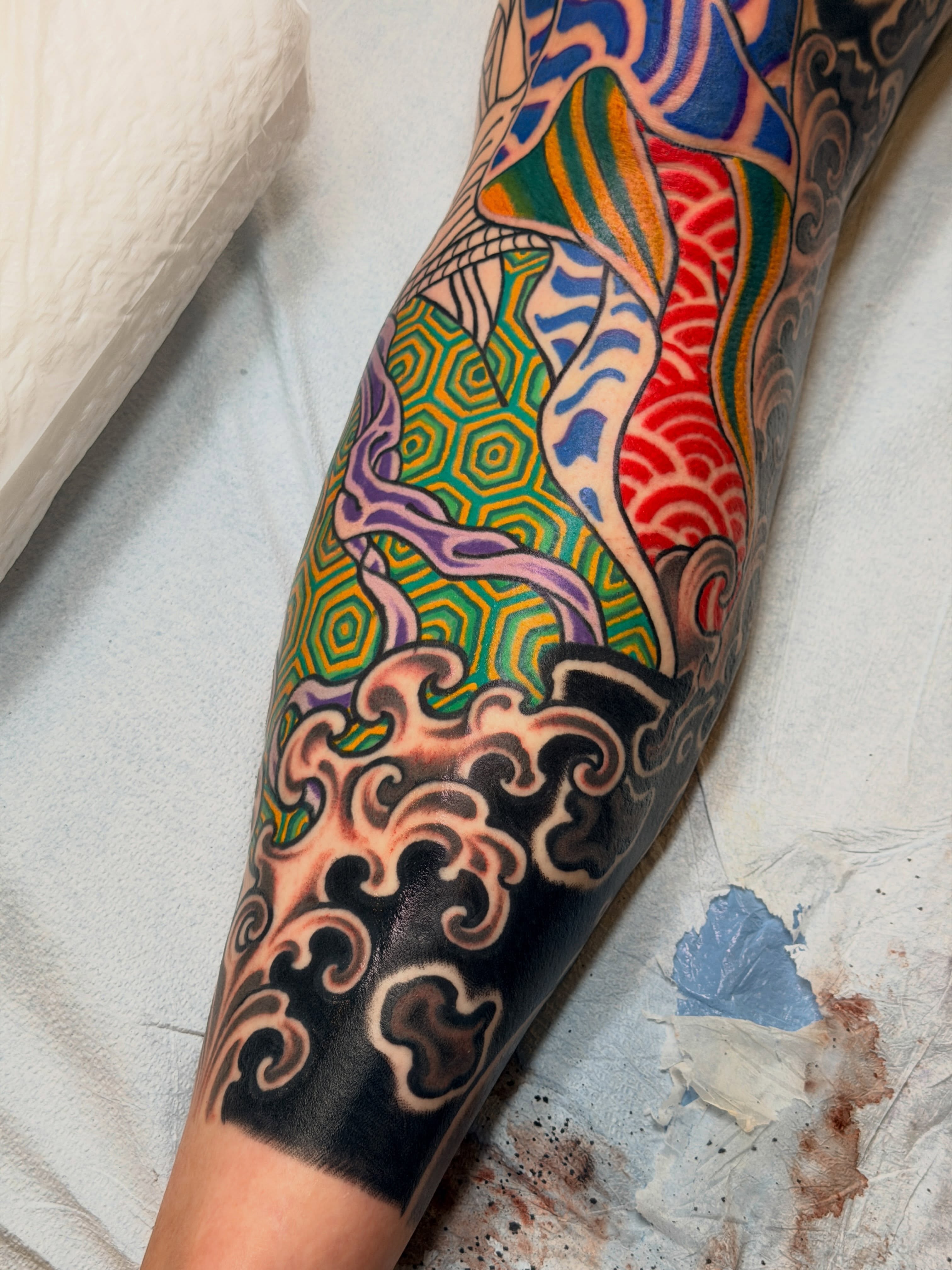 Koi fish and waves japanese irezumi tattoo on the forearm by ๐๐ซ๐ข๐ ๐๐ฅ๐ญ๐จ๐ง๐๐ง