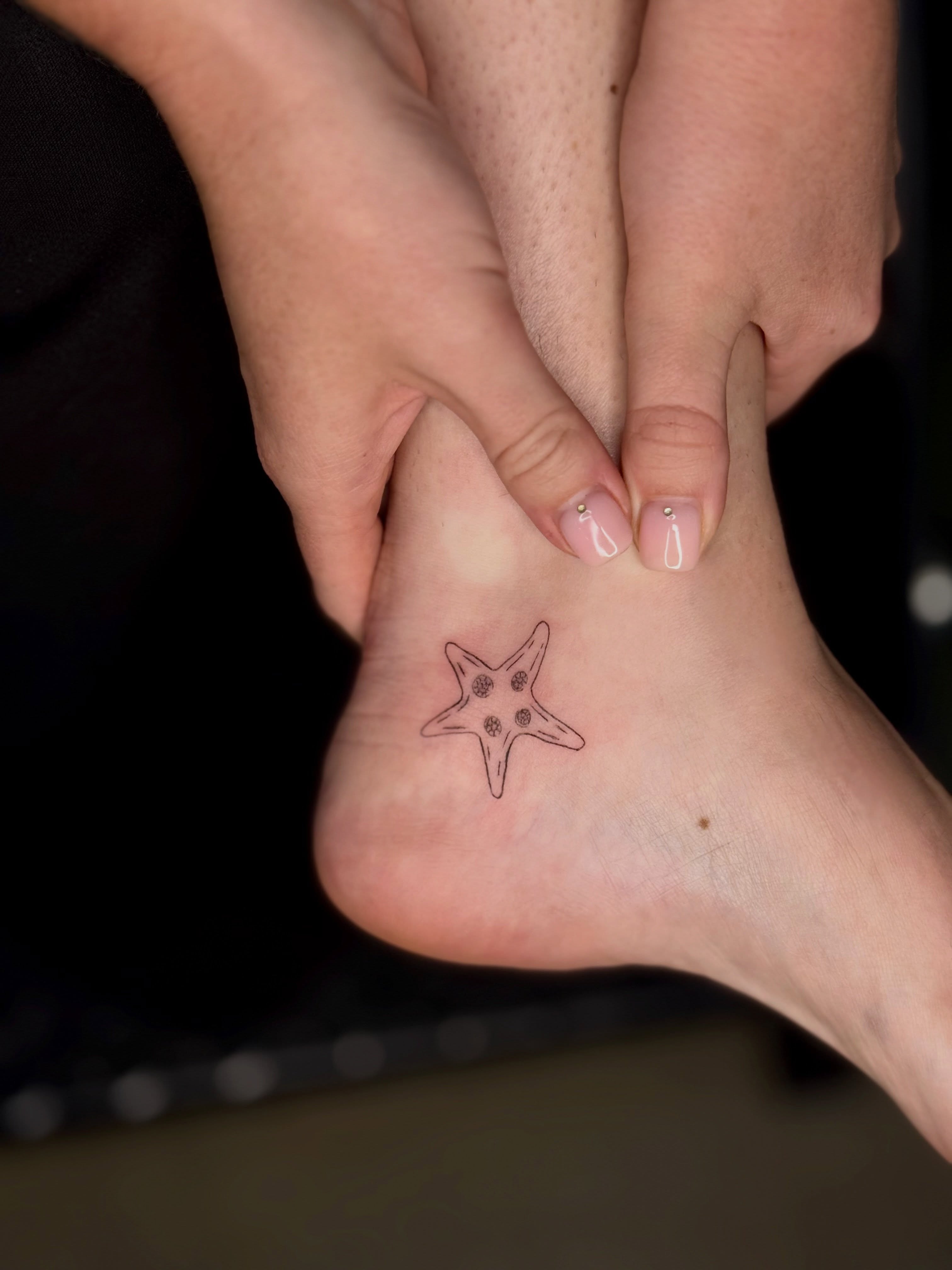 Tattoo by @studioalisi — dotwork