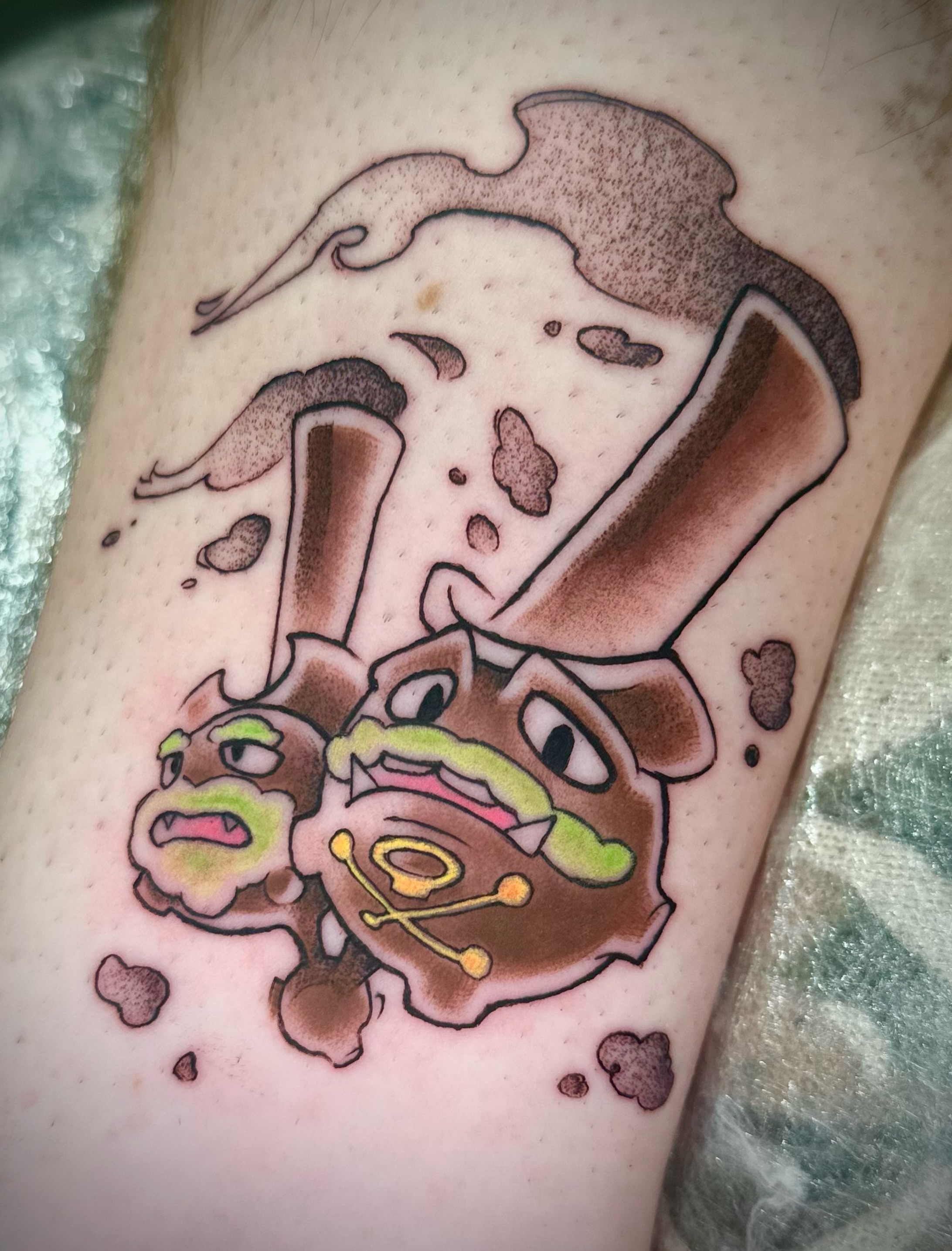 Tattoo by @moggy_tattoo โ dotwork