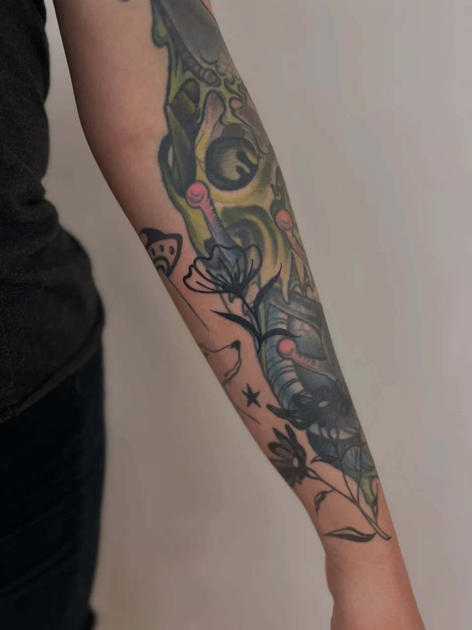 Tattoo by @tattia.tattoos — neo_traditional, dotwork