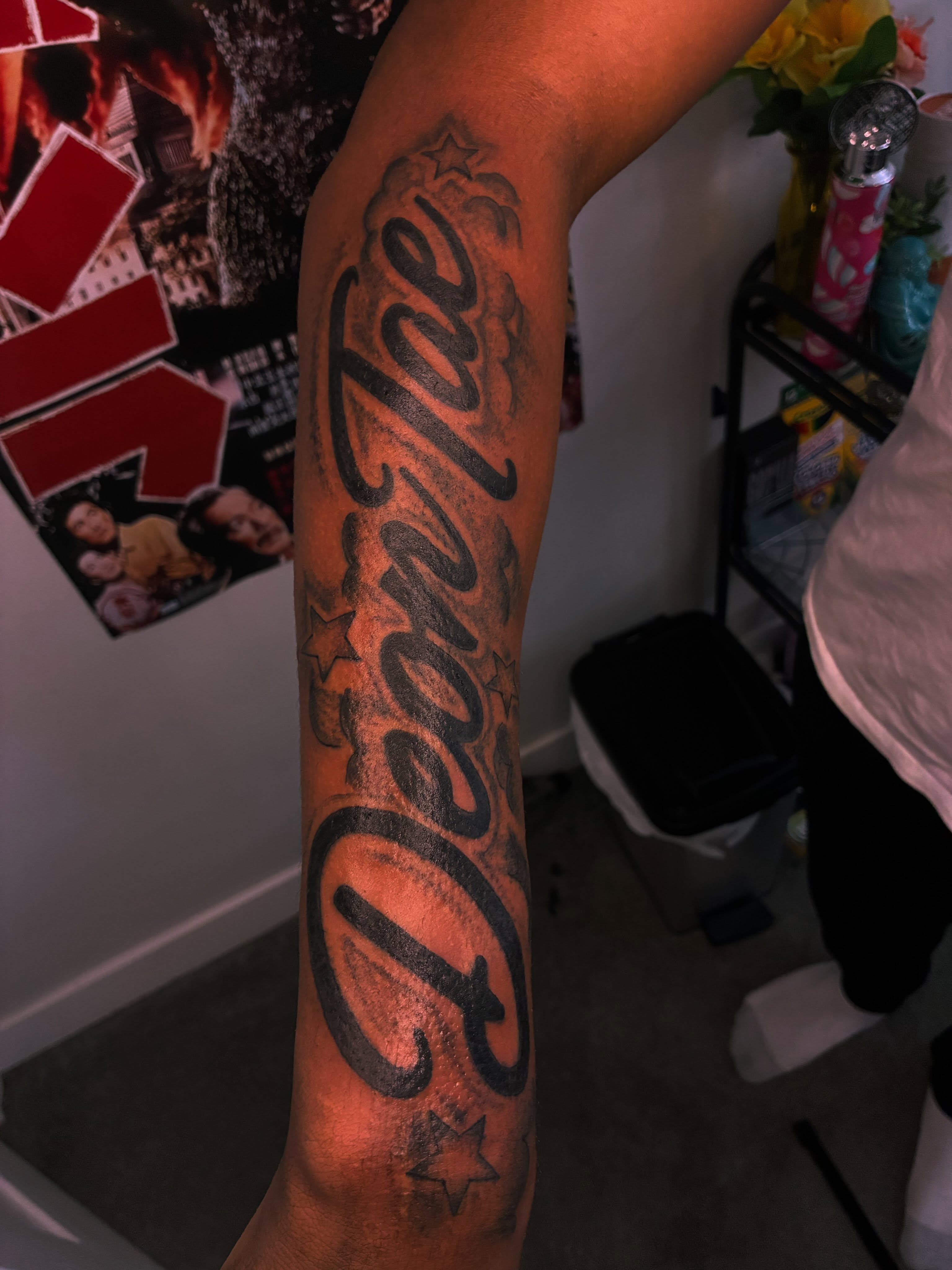 DeanTee lettering script tattoo on the forearm by ɪɪɴᴋᴇᴅʙʏʀᴇɴɴ🐉