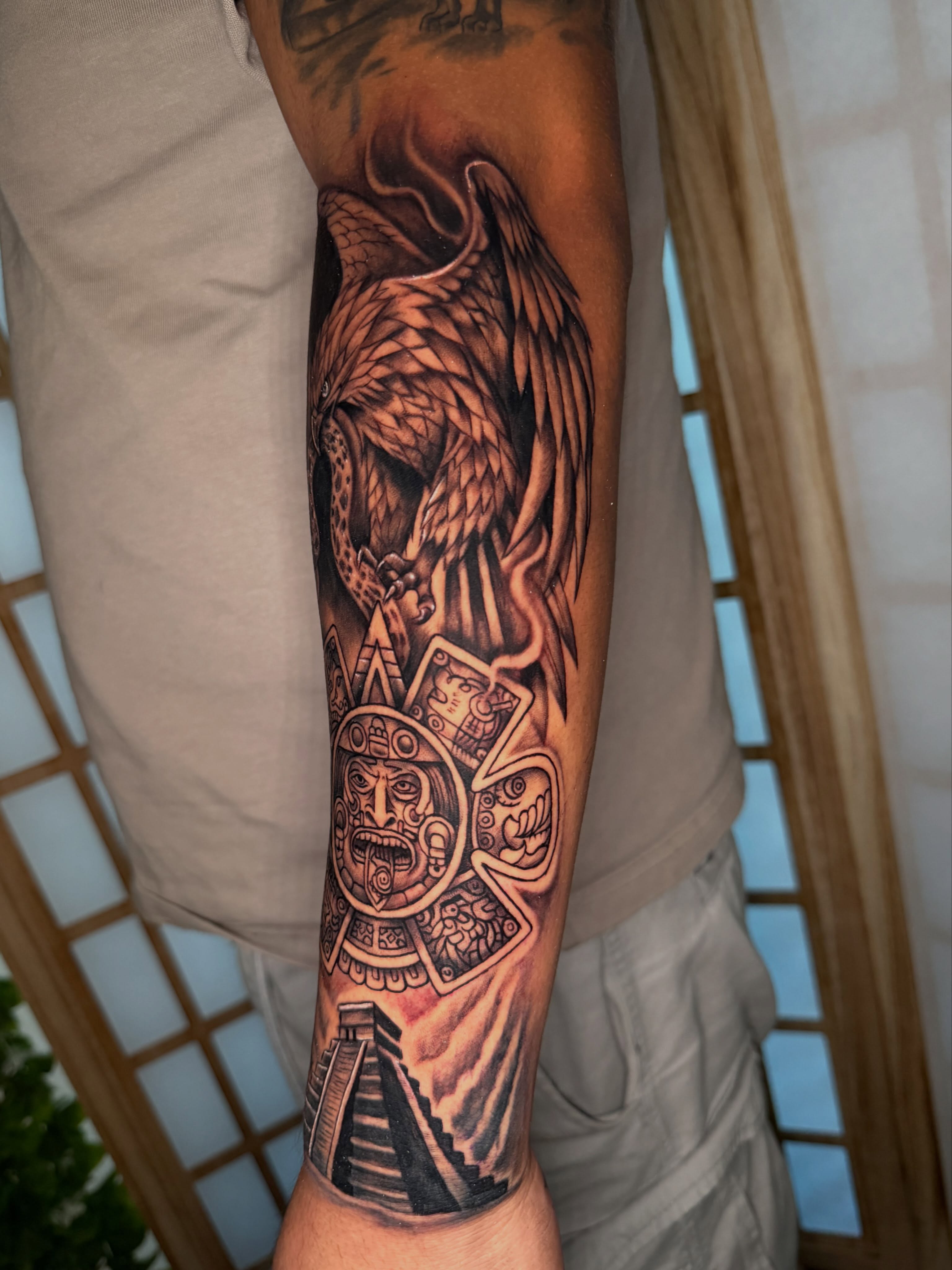 Tattoo by @daero_tattoo — black_and_grey, realism