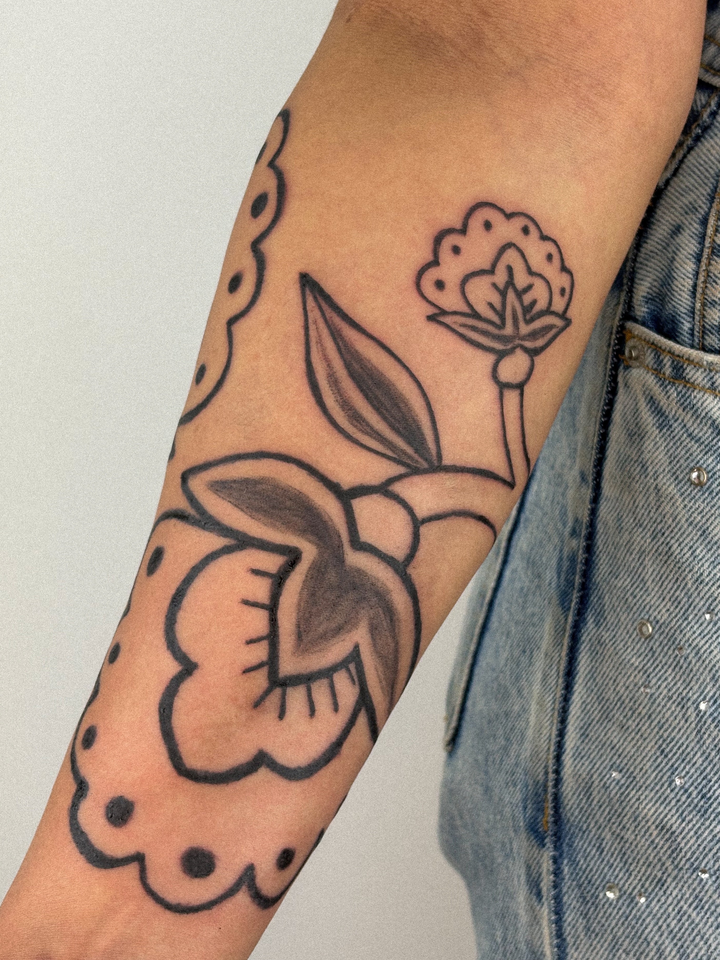Tattoo by @juliatatua — black_and_grey