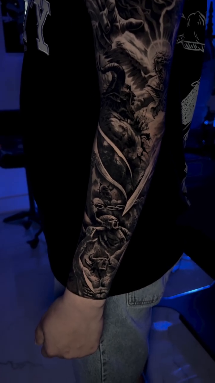 Zeus with storm clouds and lightning realism tattoo by Armando Galán 🇨🇱🇺🇸