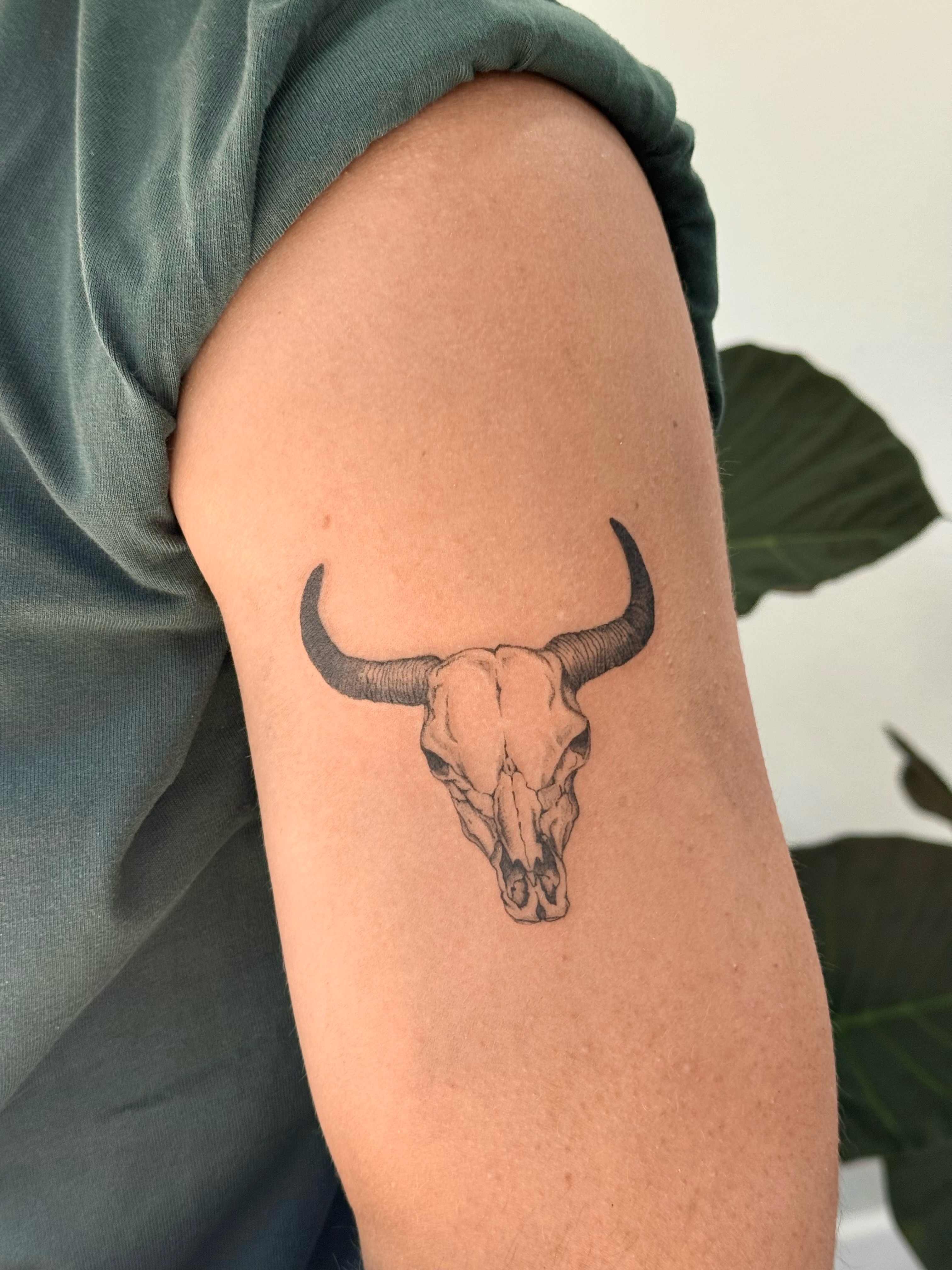 Tattoo by @pomaikai.artistry — black_and_grey