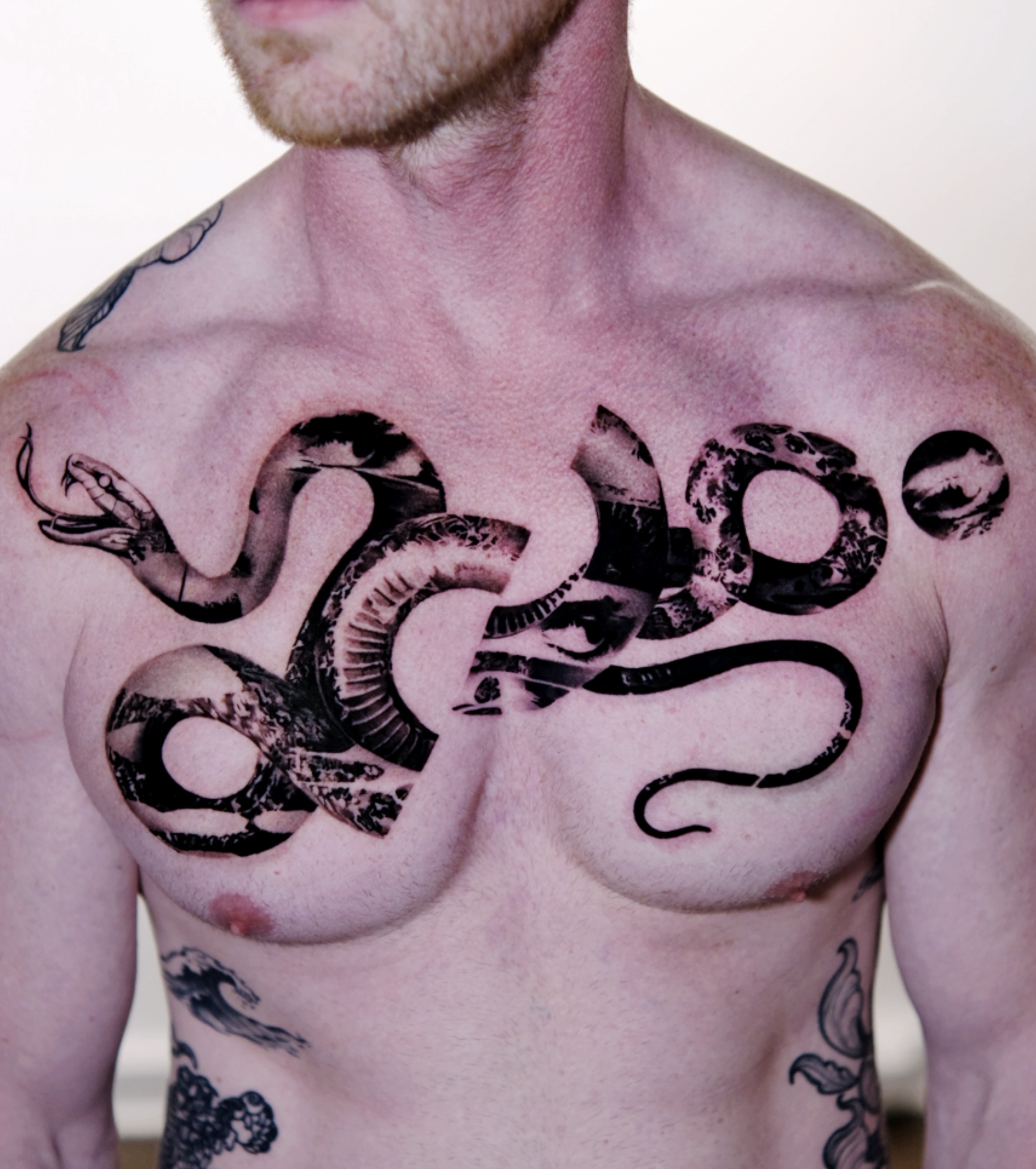Octopus tentacles realism tattoo on the chest by 𝐌𝐀𝐊𝐒𝐈𝐌 𝐏𝐀𝐓𝐑𝐈𝐂𝐊