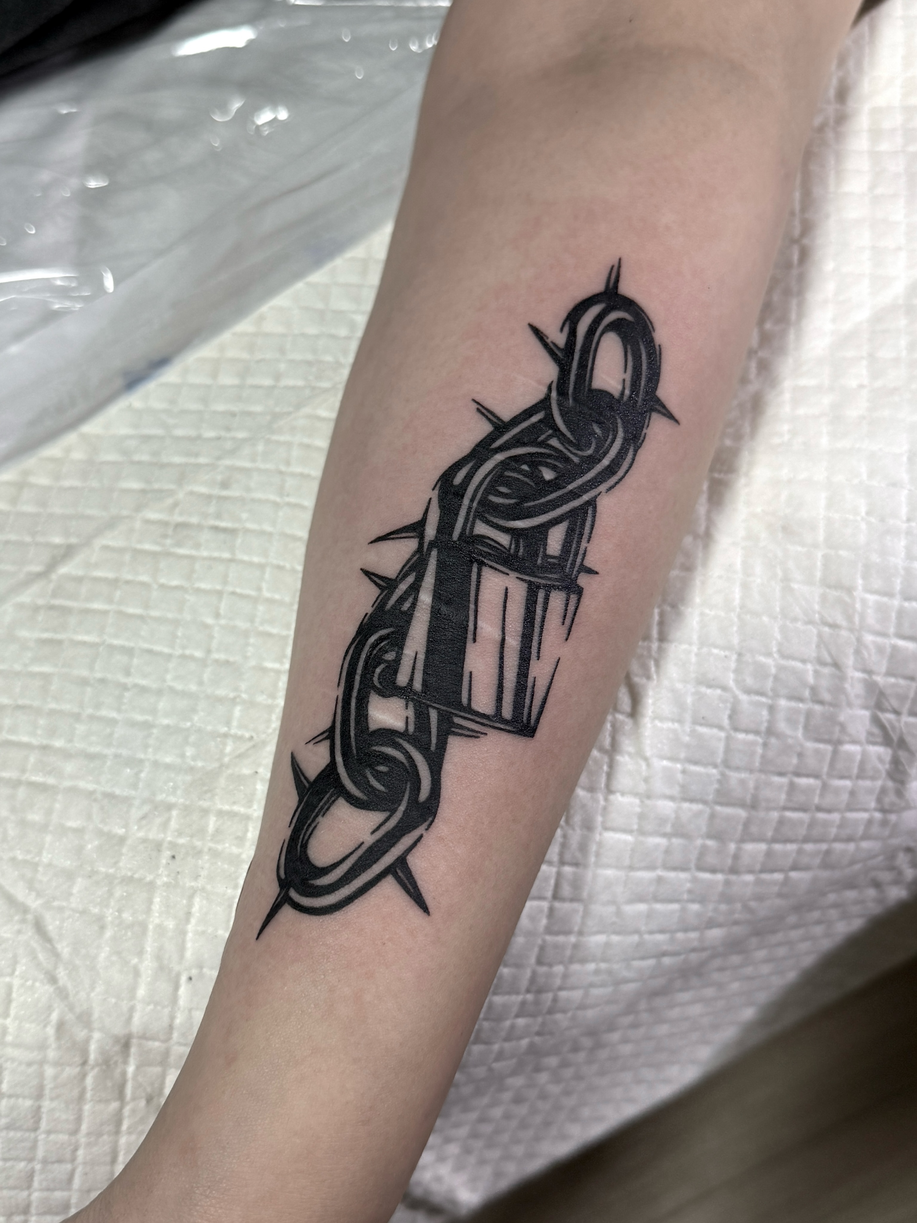 Tattoo by @roniblack_tt — black_and_grey