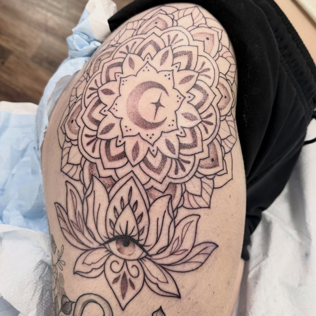 Tattoo by @meechtattoos_ — black_and_grey