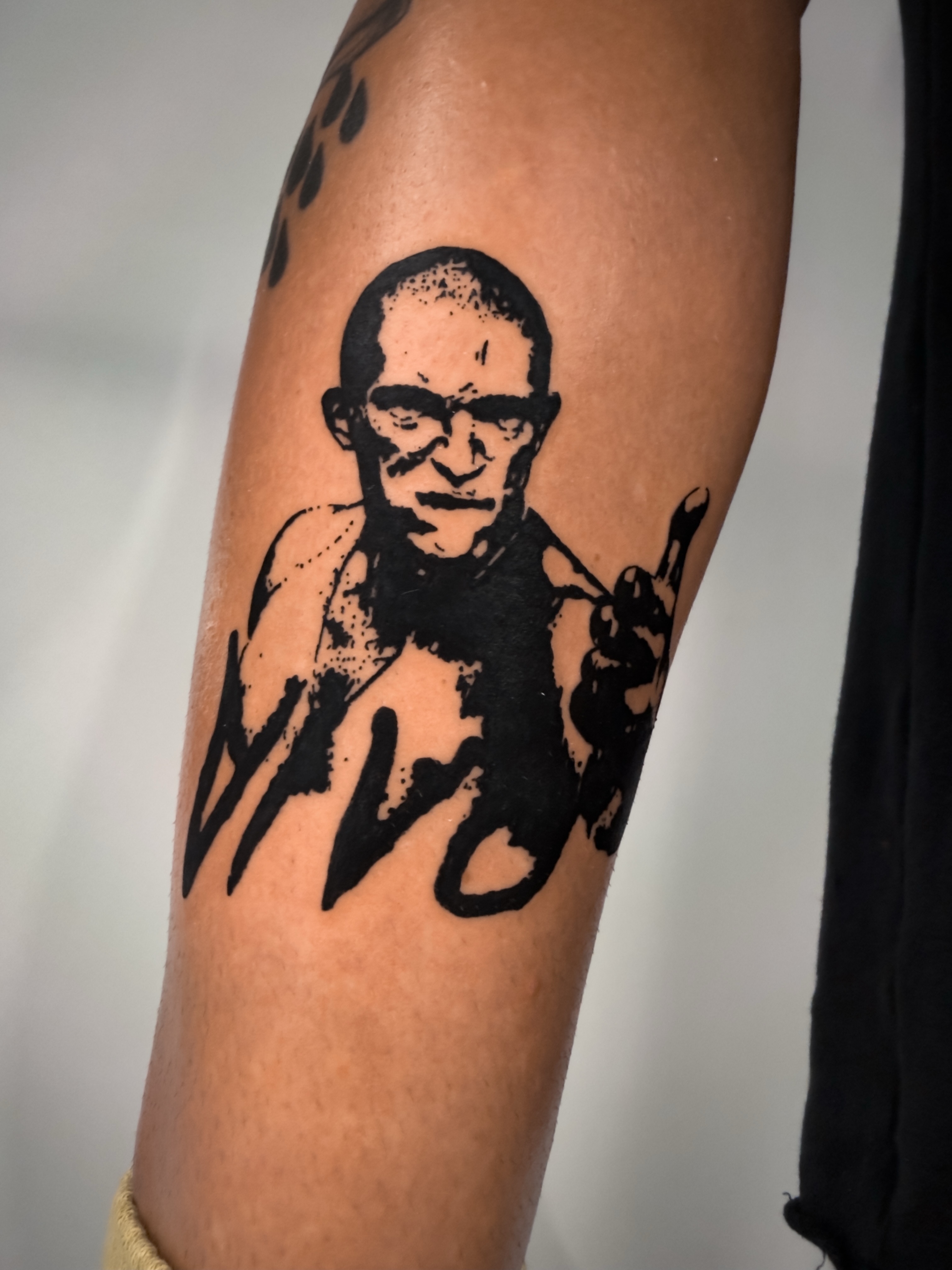 Tattoo by @quentin_tattoorino — dotwork