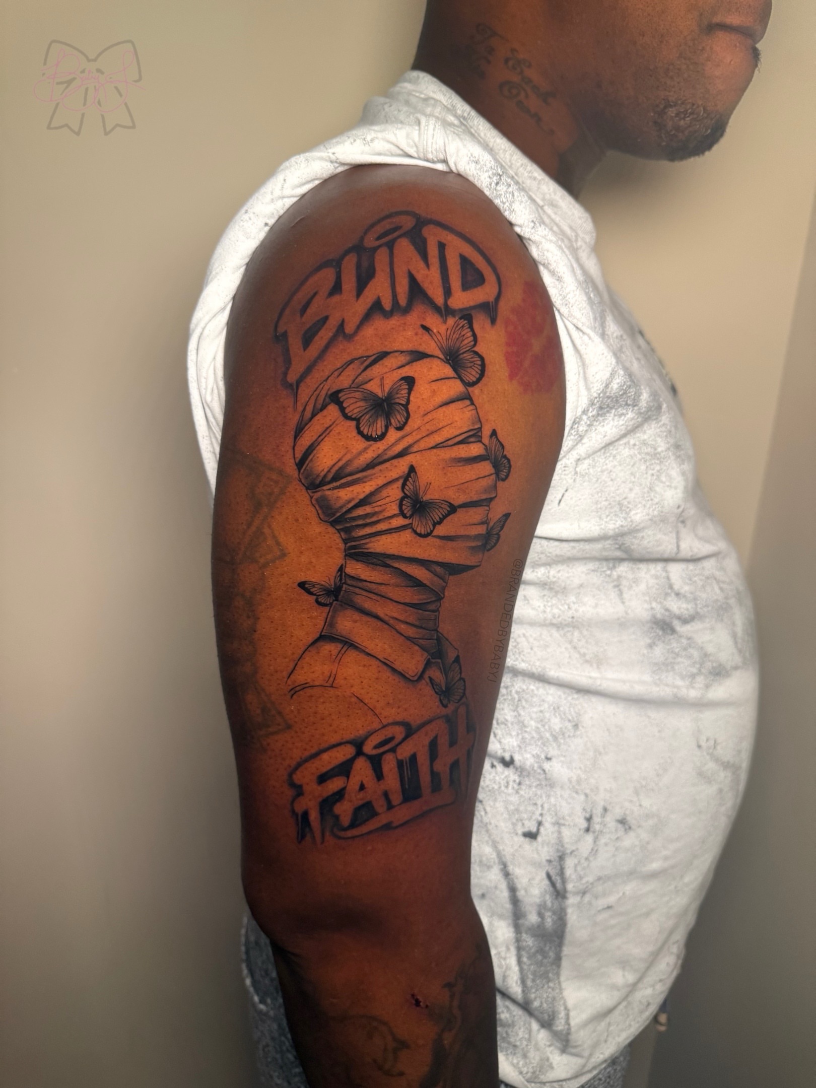 Blind faith black and grey tattoo on the upper arm by 𝔹𝔸𝔹𝕐 𝕁 ♡, Cincinnati, Ohio