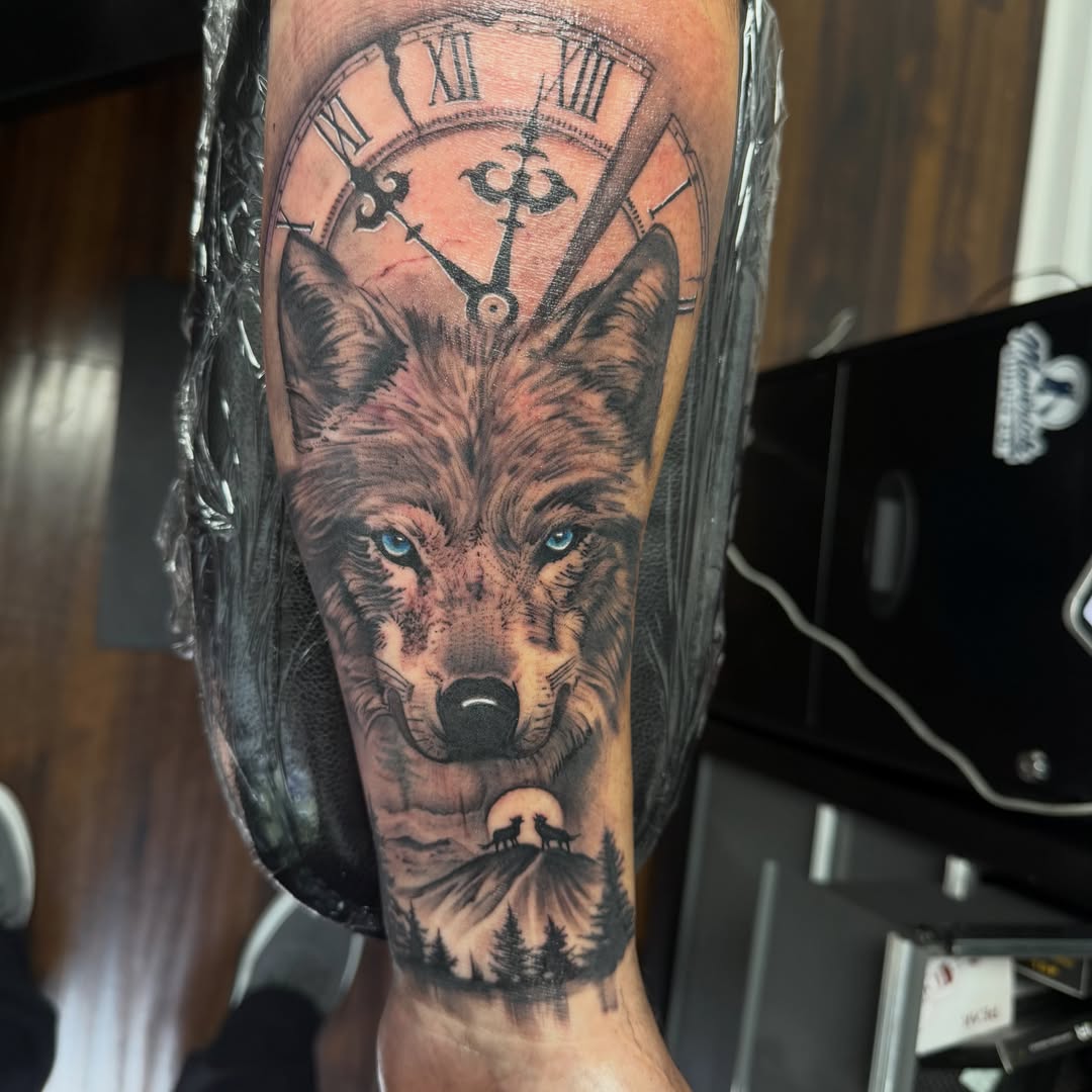 Wolf realism tattoo on the forearm by Trocon Talhouk