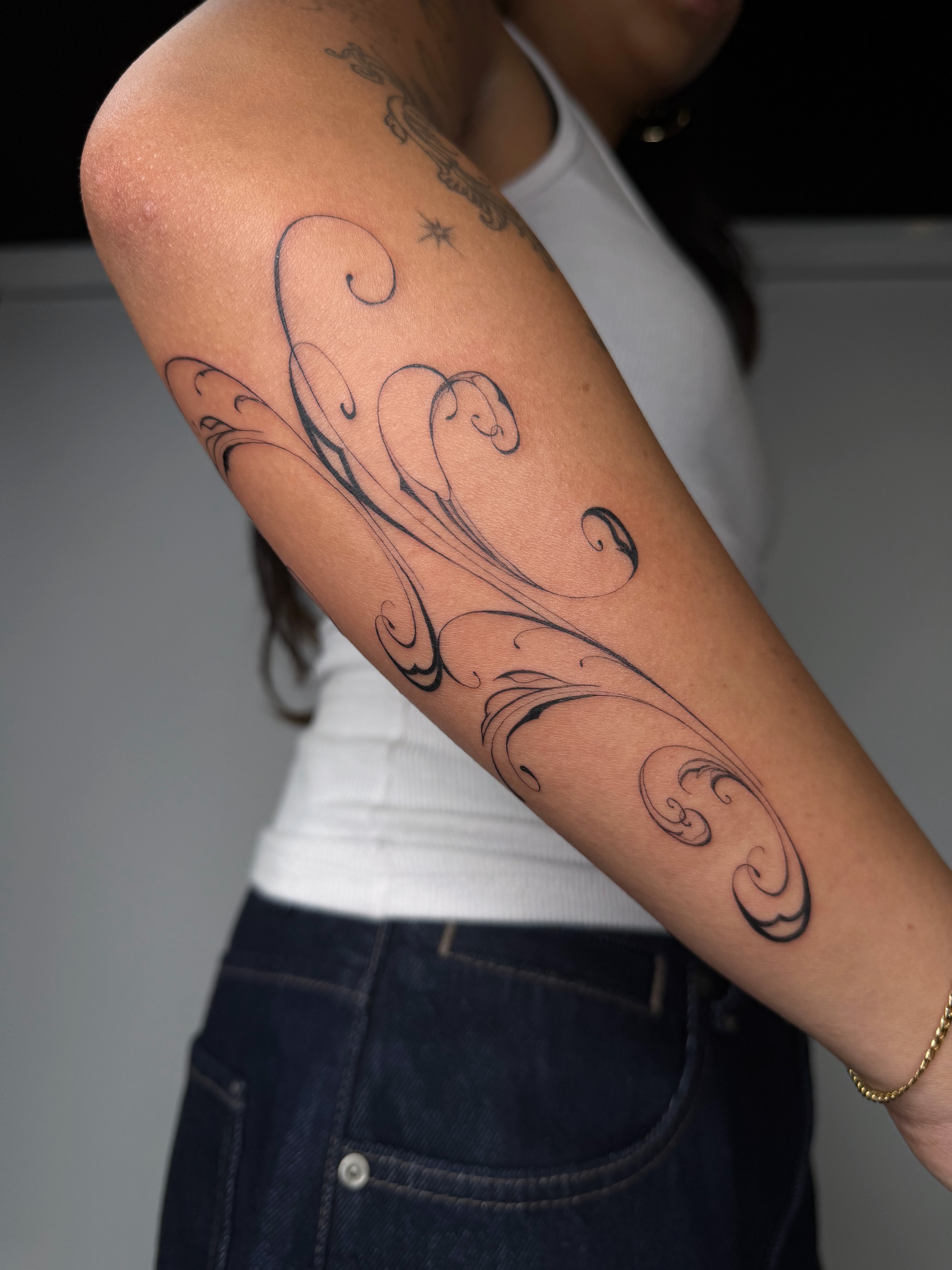 Tattoo by @druzyjewel — black_and_grey