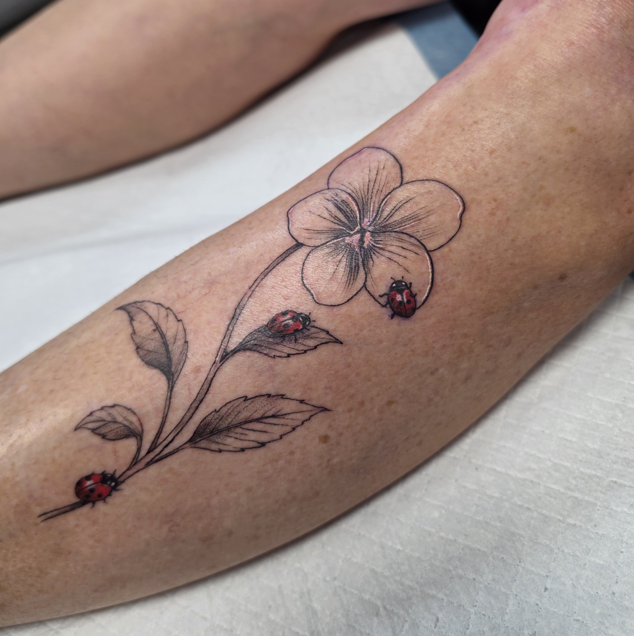 Tattoo by @frozenink_tattoo — realism
